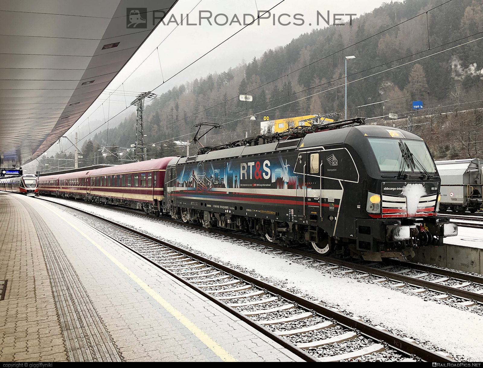 Siemens Vectron MS - 193 701 operated by Schweizerische Bundesbahnen SBB Cargo AG #SchweizerischeBundesbahnen #SchweizerischeBundesbahnenCargo #dispolok #mitsuirailcapitaleurope #mitsuirailcapitaleuropegmbh #mrce #sbb #sbbc #siemens #siemensVectron #siemensVectronMS #vectron #vectronMS