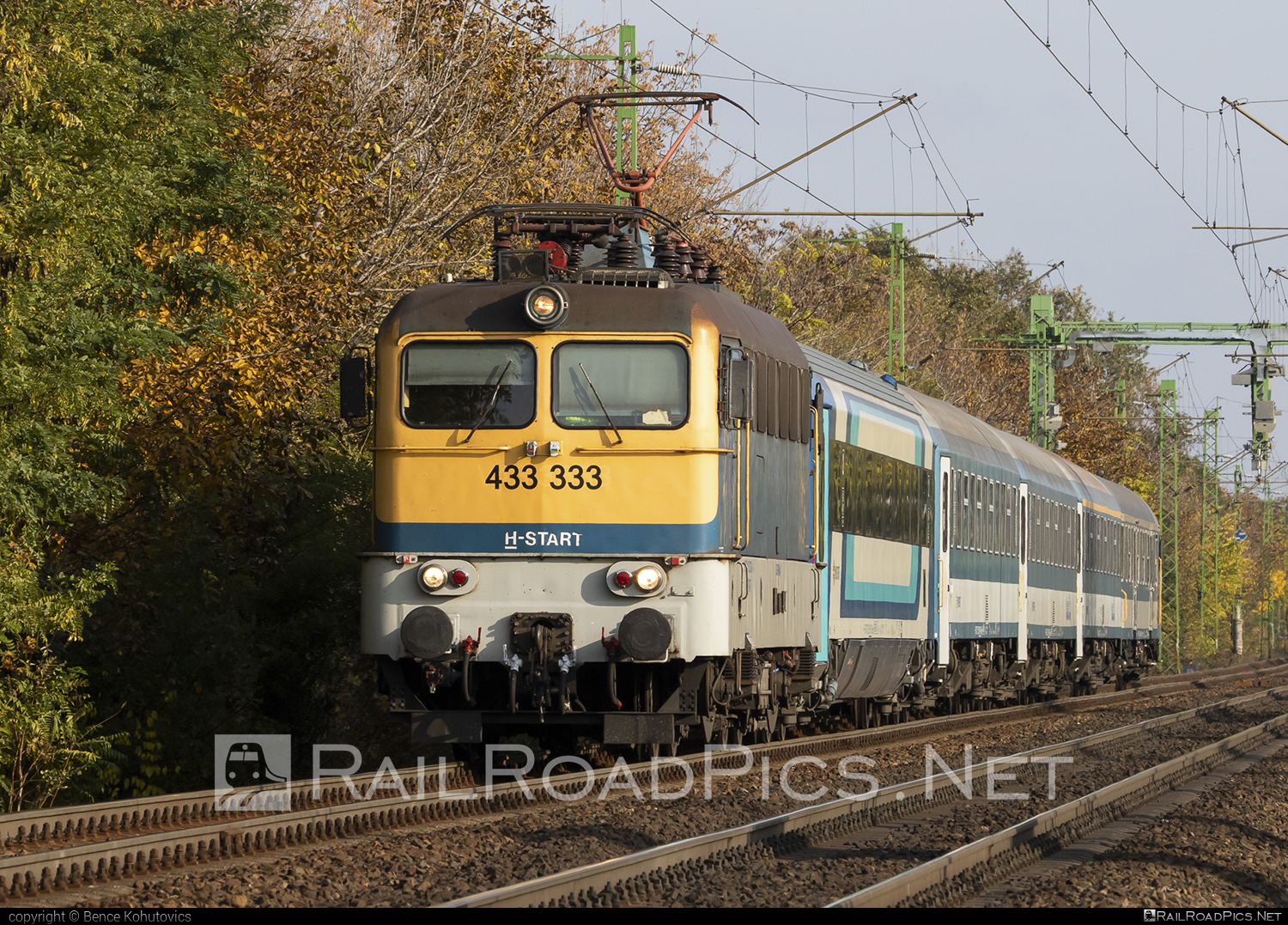 Ganz-MÁVAG VM14-24 - 433 333 operated by MÁV-START ZRt. #ganz43 #ganz431 #ganzmavag #ganzmavag43 #ganzmavag431 #ganzmavagvm1424 #mav #mavstart #mavstartzrt #v43locomotive