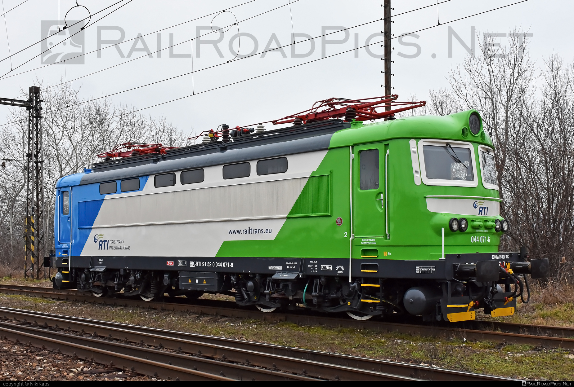 Škoda 73E - 044 071-6 operated by Railtrans International, s.r.o #RailtransInternational #locomotive242 #plechac #rti #skoda #skoda73e