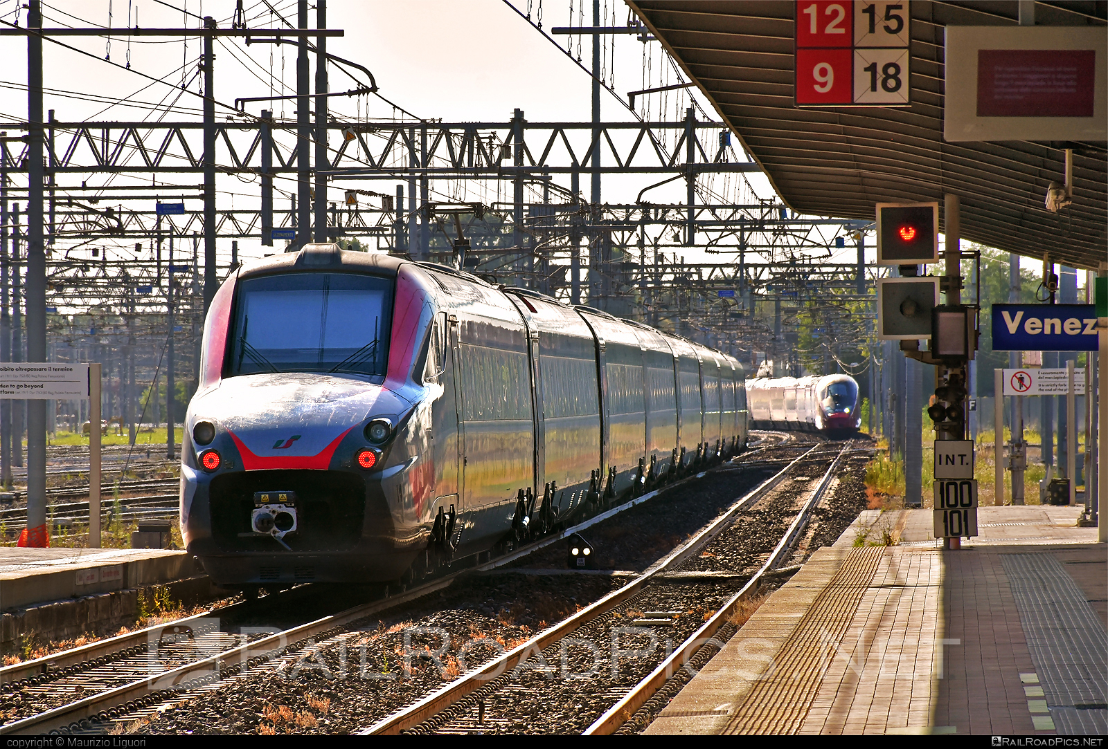 AnsaldoBreda ETR.700 - 4814 operated by Trenitalia S.p.A. #ansaldoBreda #ansaldoBredaEtr700 #etr700 #ferroviedellostato #frecciargento #fs #fsitaliane #lefrecce #trenitalia #trenitaliaspa