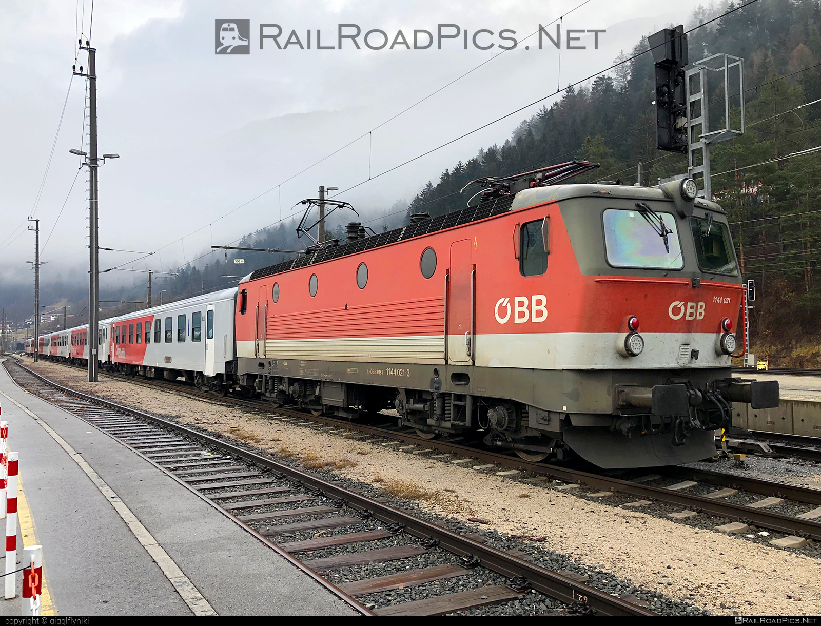 SGP 1144 - 1144 021 operated by Österreichische Bundesbahnen #cityshuttle #obb #obb1144 #obbClass1144 #osterreichischebundesbahnen #sgp #sgp1144 #simmeringgrazpauker