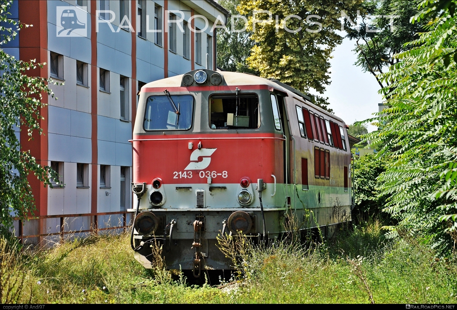 SGP 2143 - 2143 036-8 operated by Österreichische Bundesbahnen #damage #obb #obb2143 #obbClass2143 #osterreichischebundesbahnen #sgp #sgp2143 #simmeringgrazpauker
