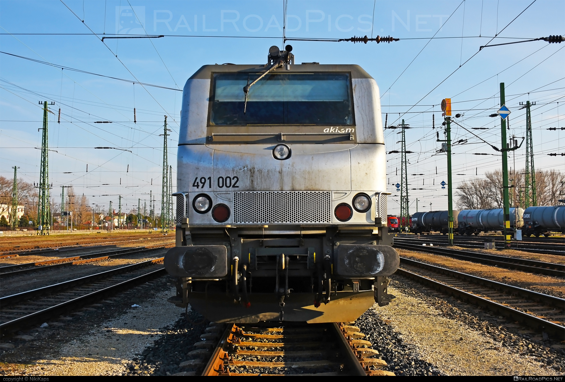 Alstom Prima EL2U/4 (SNCF Class BB 27000) - 491 002 operated by Akiem SAS #akiem #akiemsas #alstom #alstomPrima #primaEl2u4 #sncfClassBb27000