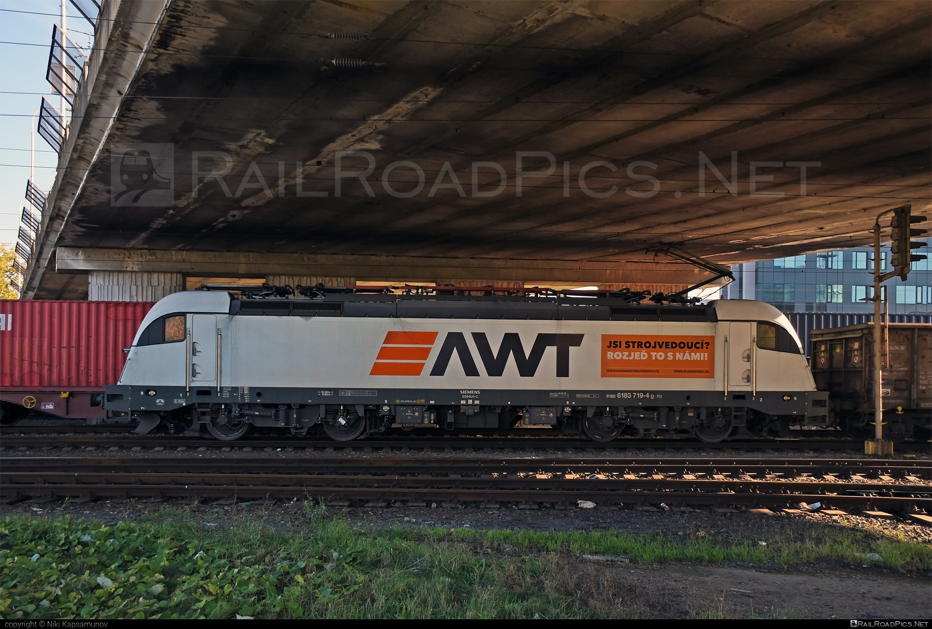 Siemens ES 64 U4 - 183 719 operated by PKP CARGO INTERNATIONAL a.s. #awt #es64 #es64u4 #eurosprinter #pkpcargo #pkpcargointernational #pkpcargointernationalas #siemens #siemensEs64 #siemensEs64u4 #siemenstaurus #taurus #tauruslocomotive