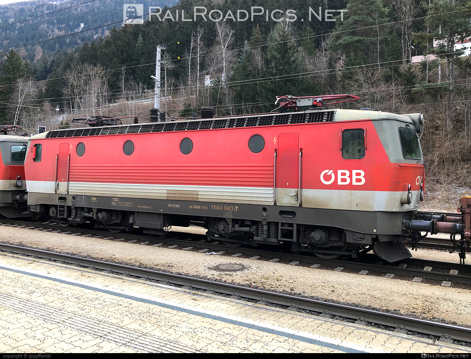 SGP 1144 - 1144 043 operated by Rail Cargo Austria AG #obb #obb1144 #obbClass1144 #osterreichischebundesbahnen #rcw #sgp #sgp1144 #simmeringgrazpauker