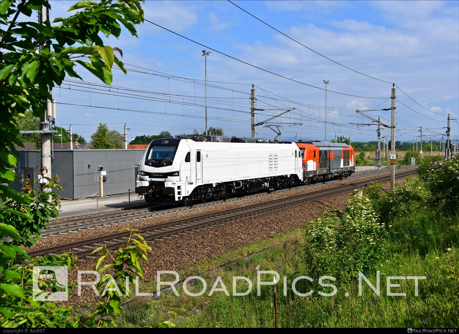 Stadler EURODUAL - 159 207 operated by RCM Rail Care and Management GmbH #eurodual #rcm #rcmRailCareAnd­Management #rcmRailCareAnd­ManagementGmbH #stadler #stadlereurodual #stadlerrail #stadlerrailag