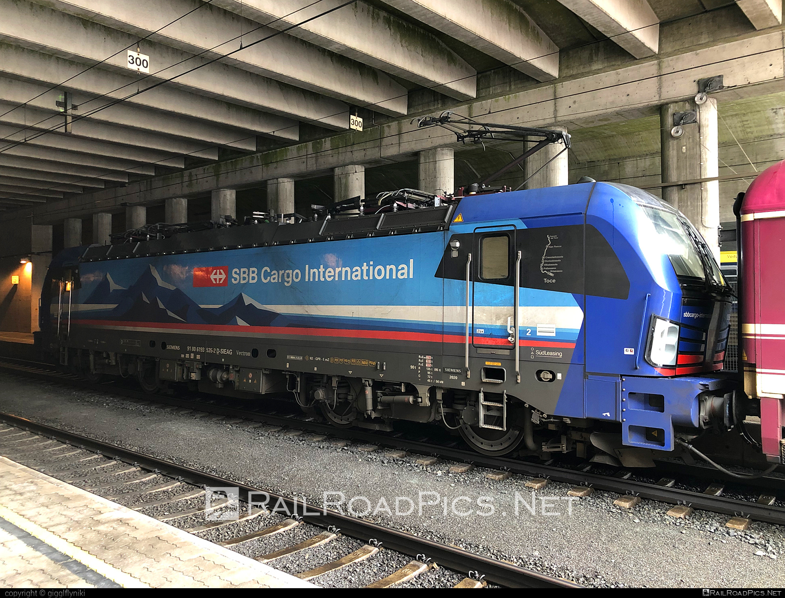 Siemens Vectron MS - 193 535 operated by Schweizerische Bundesbahnen SBB Cargo AG #SchweizerischeBundesbahnen #SchweizerischeBundesbahnenCargo #SiemensMobility #SiemensMobilityGmbH #sbb #sbbc #siemens #siemensVectron #siemensVectronMS #vectron #vectronMS
