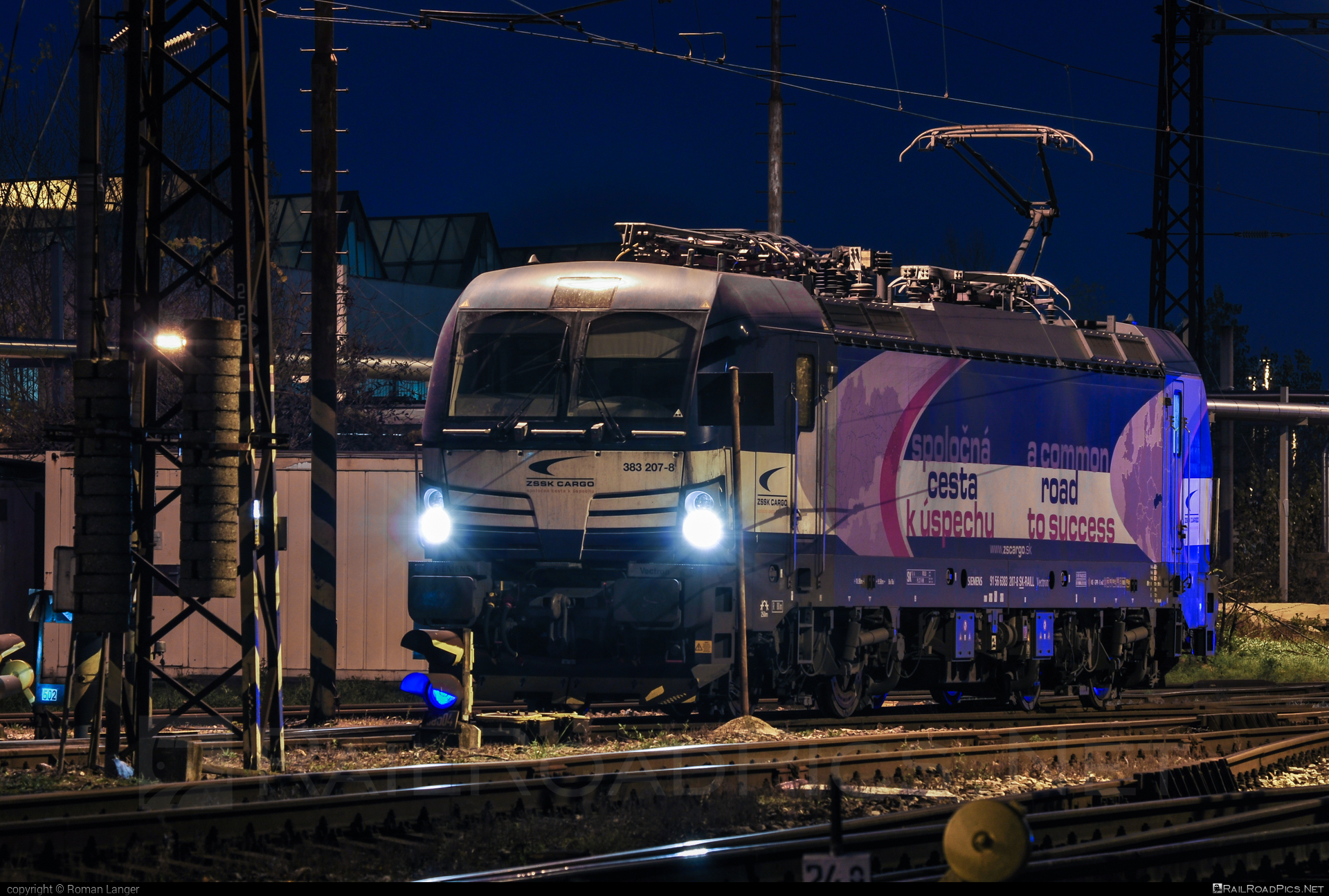 Siemens Vectron MS - 383 207-8 operated by Železničná Spoločnost' Cargo Slovakia a.s. #SRailLease #SRailLeaseSro #ZeleznicnaSpolocnostCargoSlovakia #raill #siemens #siemensvectron #siemensvectronms #vectron #vectronms #zsskcargo