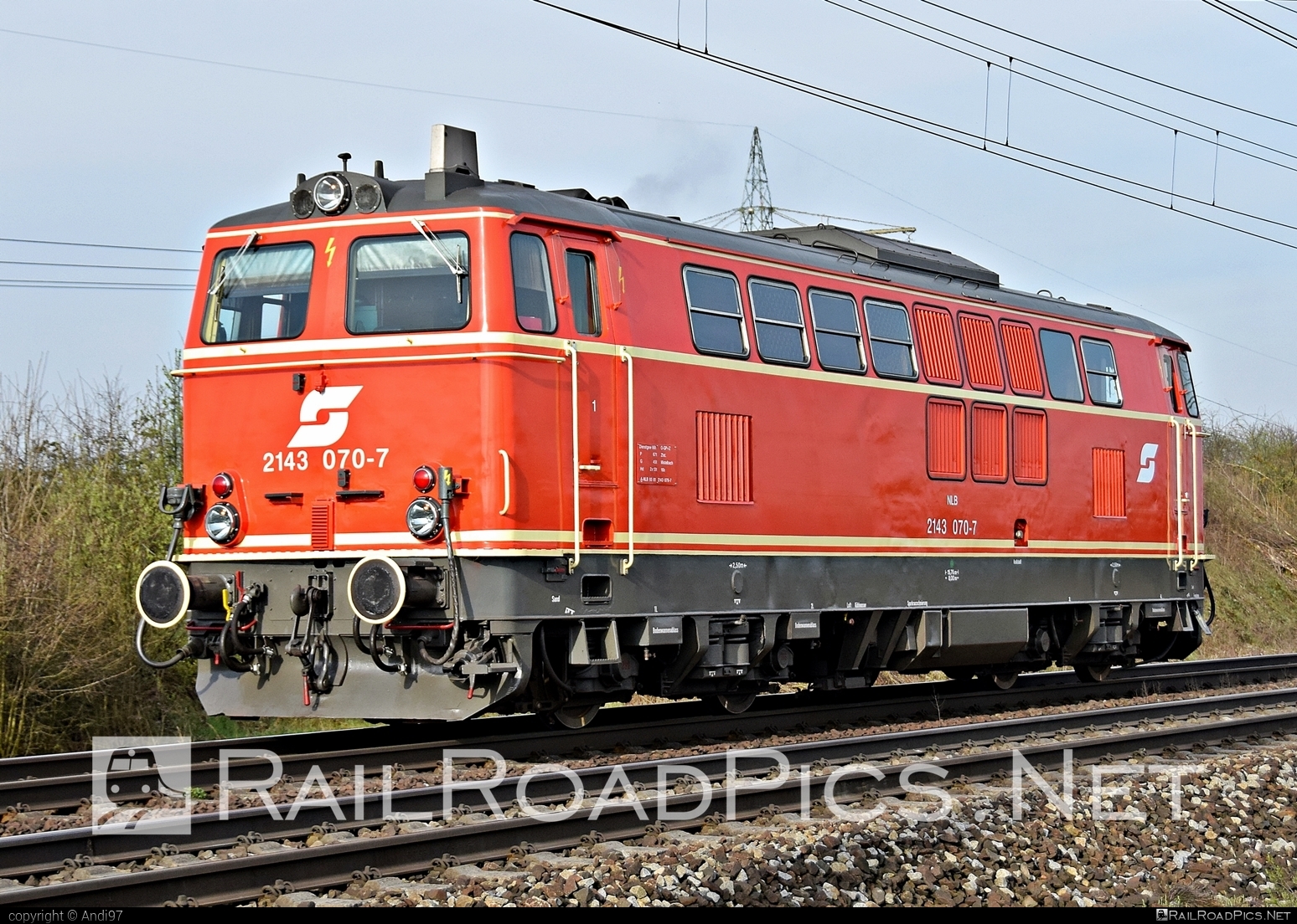SGP 2143 - 2143 070-7 operated by Verein Neue Landesbahn #nlb #obb2143 #obbClass2143 #sgp #sgp2143 #simmeringgrazpauker