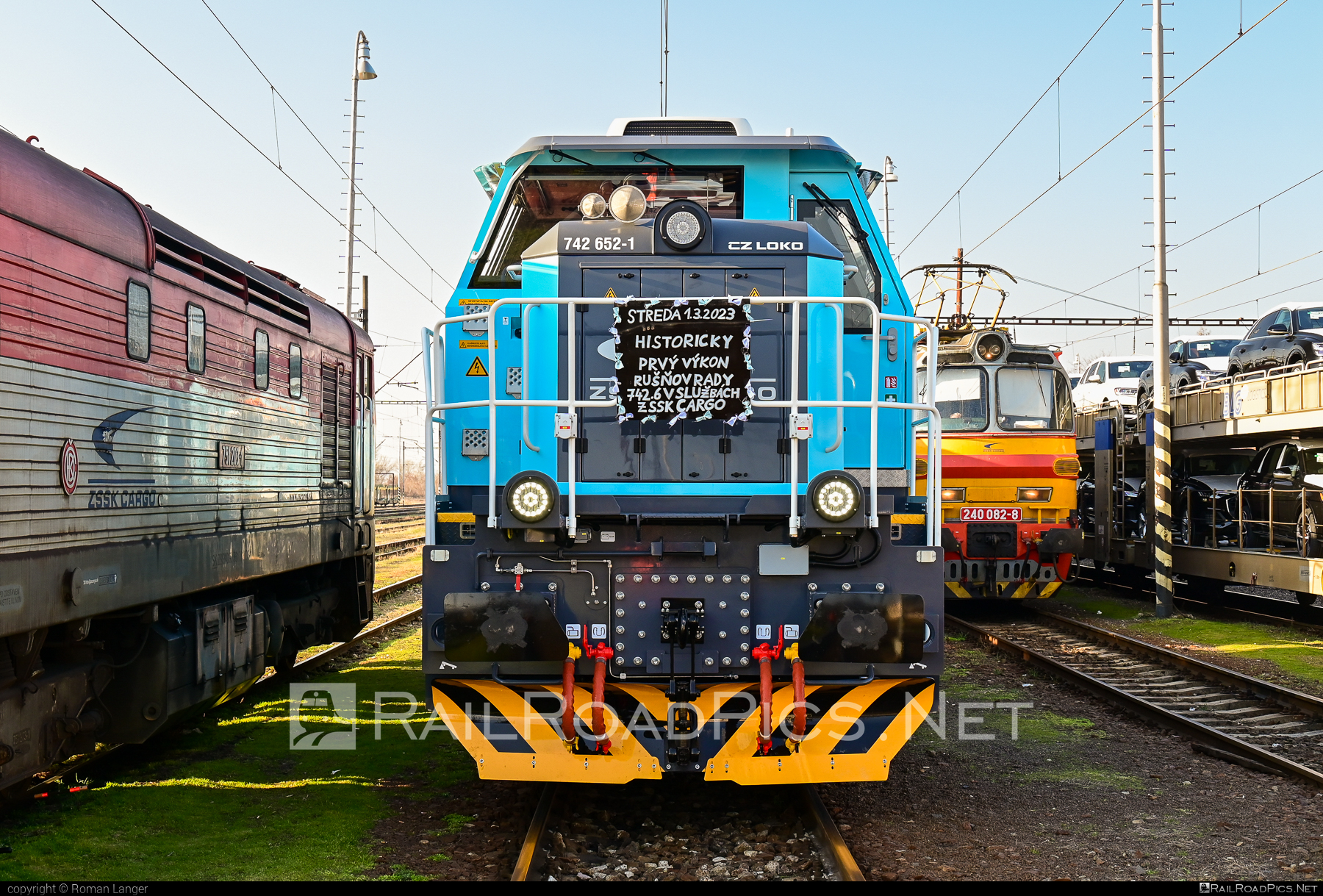 CZ LOKO EffiShunter 1000M - 742 652-1 operated by Železničná Spoločnost' Cargo Slovakia a.s. #ZeleznicnaSpolocnostCargoSlovakia #czloko #effishunter #effishunter1000 #effishunter1000m #zsskcargo