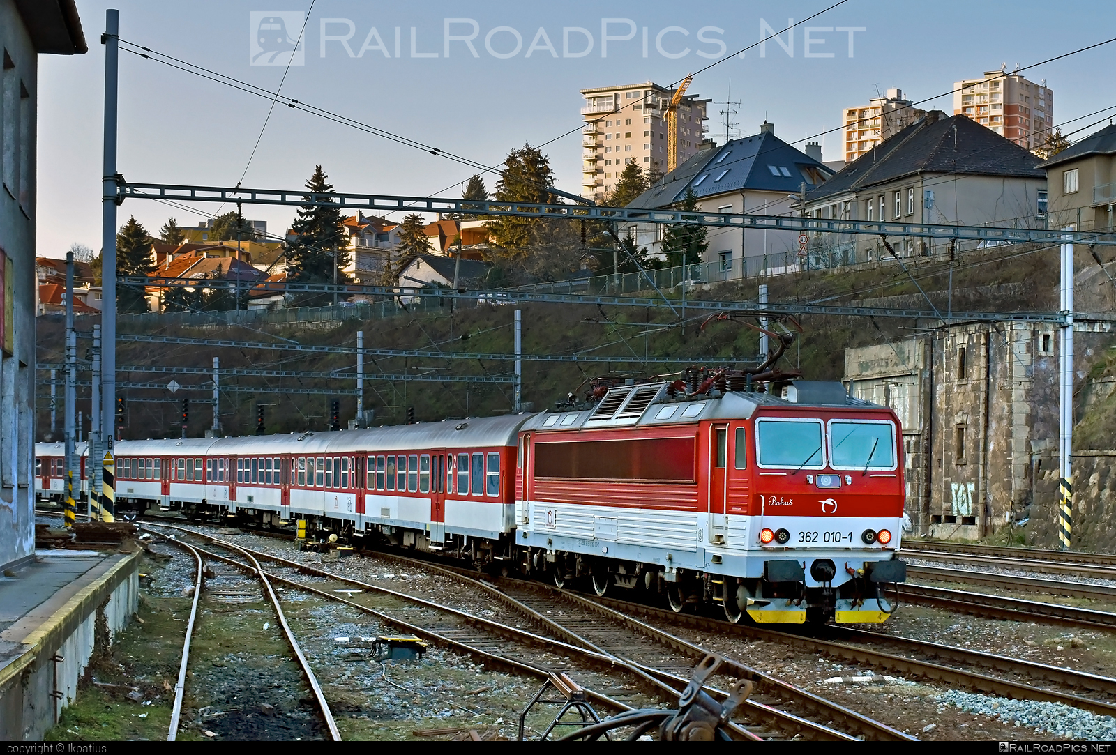 Škoda 69Er - 362 010-1 operated by Železničná Spoločnost' Slovensko, a.s. #ZeleznicnaSpolocnostSlovensko #eso #locomotive362 #rychleeso #skoda #skoda69er #zssk