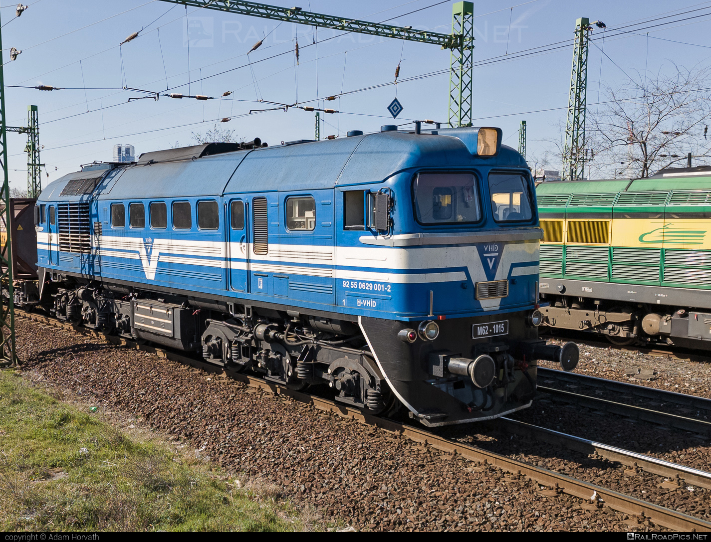 Lugansk M62 - 629 001-2 operated by V-HÍD Vagyonkezelő Kft. #locomotivem62 #ltz #ltzm62 #lugansk #luganskm62 #luganskteplovoz #luhansklocomotiveworks #luhanskteplovoz #m62 #m62locomotive #sergei #vhid
