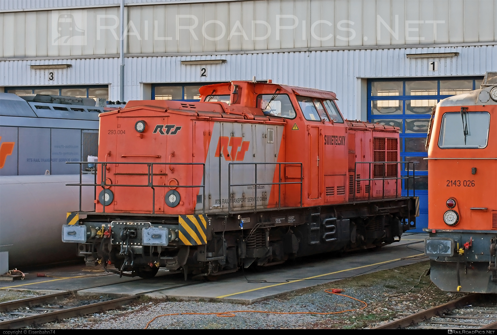 LEW Hennigsdorf V 100.1 - 293.004 operated by RTS Rail Transport Service GmbH #hansbeimler #lewhennigsdorf #lewv100 #railtransportservicegmbh #rts #rtsrailtransportservice #swietelsky #v100