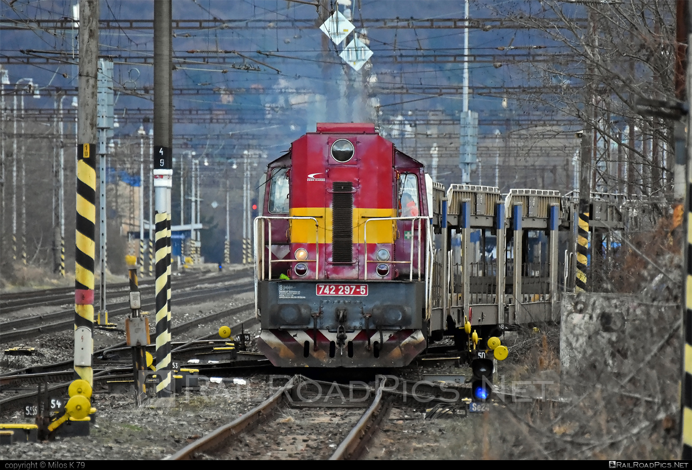 ČKD T 466.2 (742) - 742 297-5 operated by Železničná Spoločnost' Cargo Slovakia a.s. #ZeleznicnaSpolocnostCargoSlovakia #carcarrierwagon #ckd #ckd4662 #ckd742 #ckdt4662 #kocur #zsskcargo