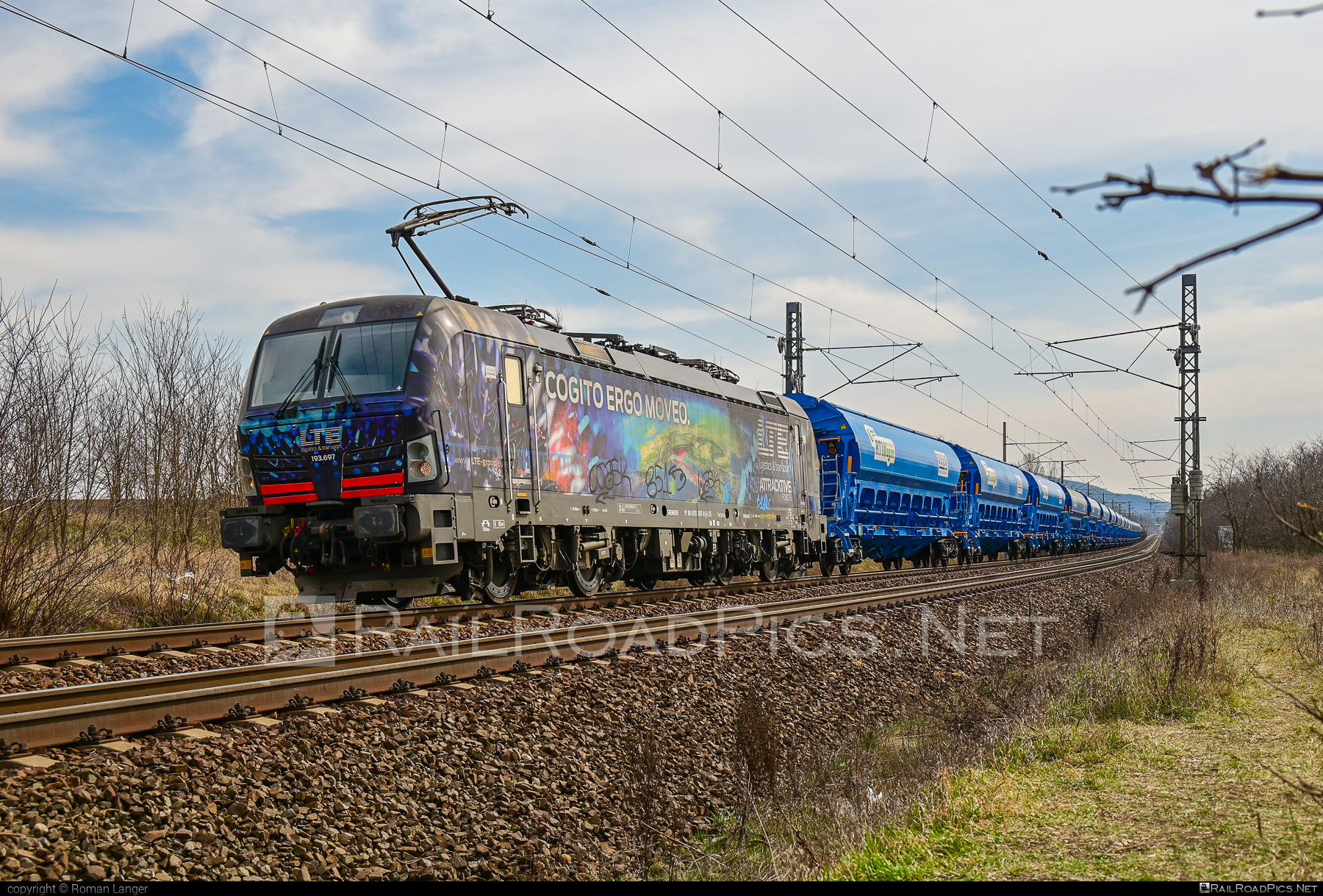 Siemens Vectron MS - 193 697 operated by LTE Logistik und Transport GmbH #duslo #hopperwagon #lte #ltelogistikundtransport #ltelogistikundtransportgmbh #rtiwagon #siemens #siemensVectron #siemensVectronMS #vectron #vectronMS