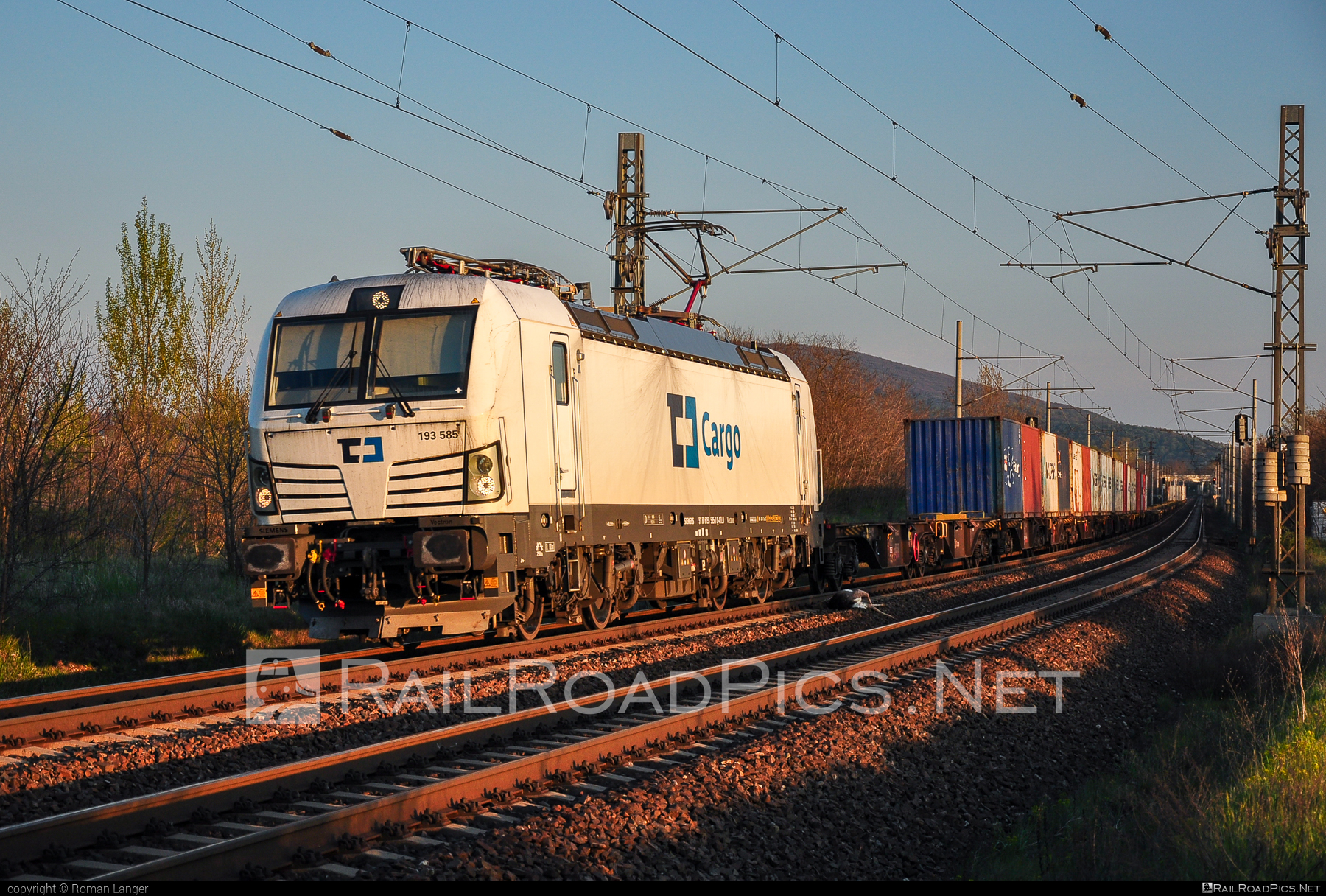 Siemens Vectron MS - 193 585 operated by ČD Cargo, a.s. #alphatrainsluxembourg #cdcargo #container #flatwagon #maersk #siemens #siemensVectron #siemensVectronMS #vectron #vectronMS