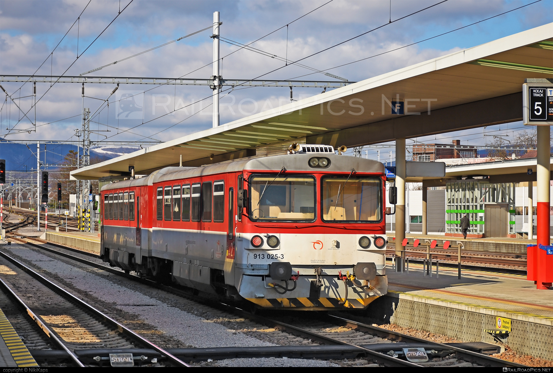 ŽOS Zvolen Class 813.0/913.0 - 913 025-3 operated by Železničná Spoločnost' Slovensko, a.s. #ZeleznicnaSpolocnostSlovensko #bageta #zoszvolen #zoszvolen8130 #zoszvolen9130 #zssk