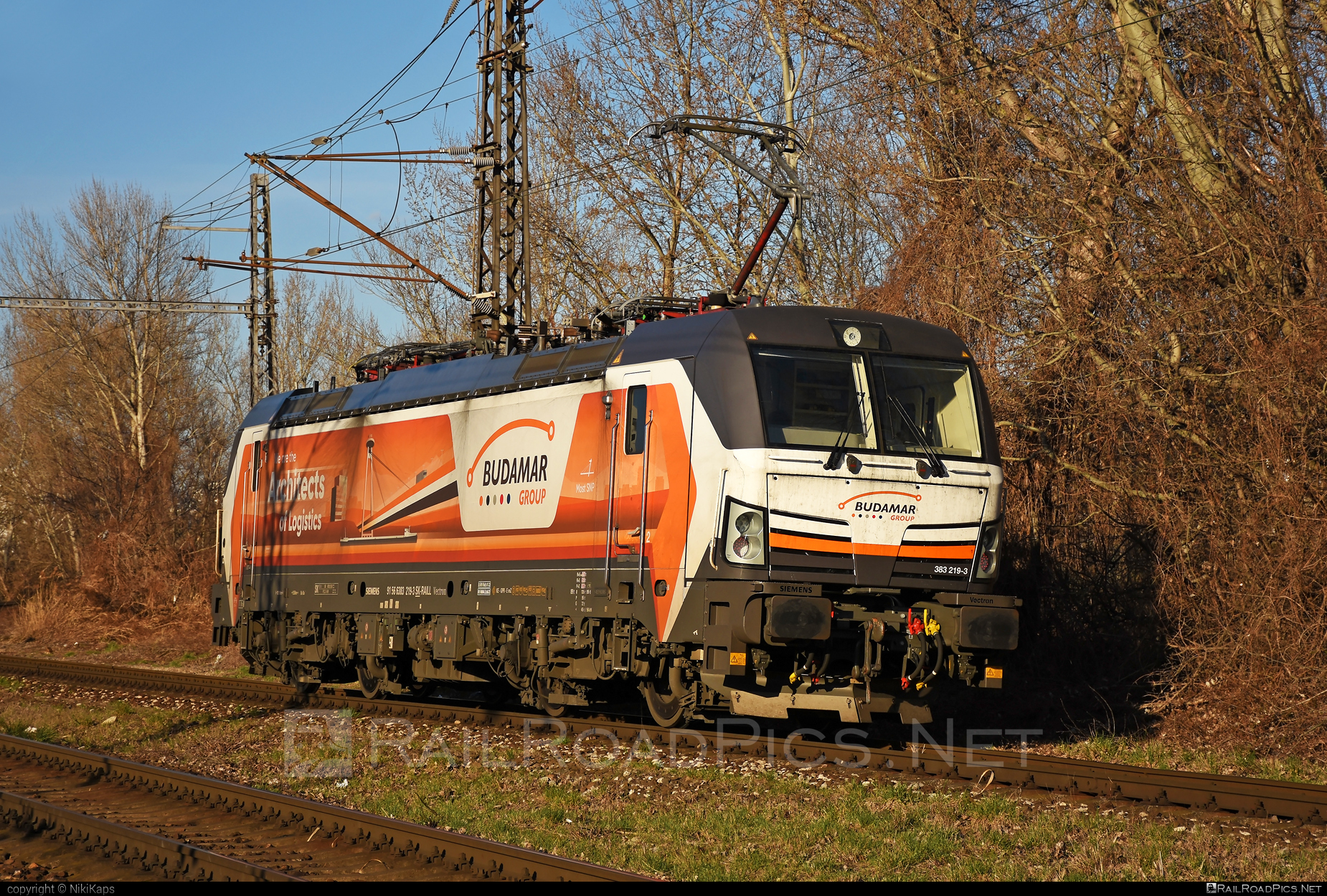 Siemens Vectron MS - 383 219-3 operated by LOKORAIL, a.s. #RollingStockLease #RollingStockLeaseSro #budamar #lokorail #lrl #raill #siemens #siemensVectron #siemensVectronMS #vectron #vectronMS