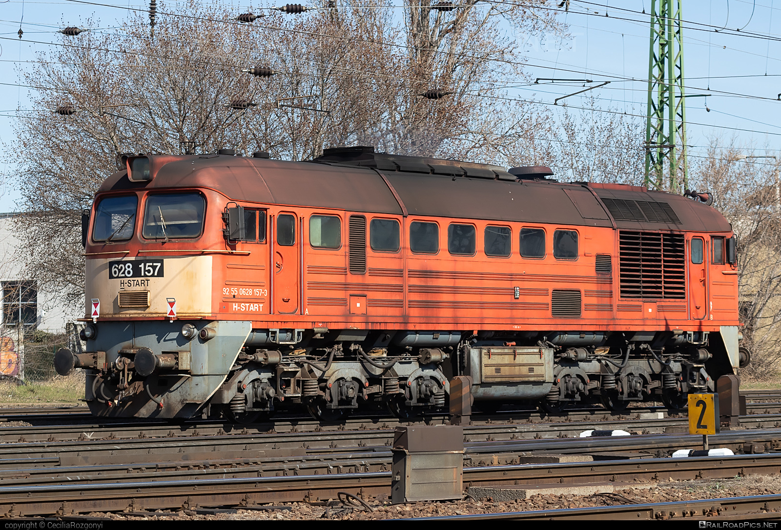 Lugansk M62 - 628 157 operated by MÁV-START ZRt. #locomotivem62 #ltz #ltzm62 #lugansk #luganskm62 #luganskteplovoz #luhansklocomotiveworks #luhanskteplovoz #m62 #m62locomotive #mav #mavstart #mavstartzrt #sergei