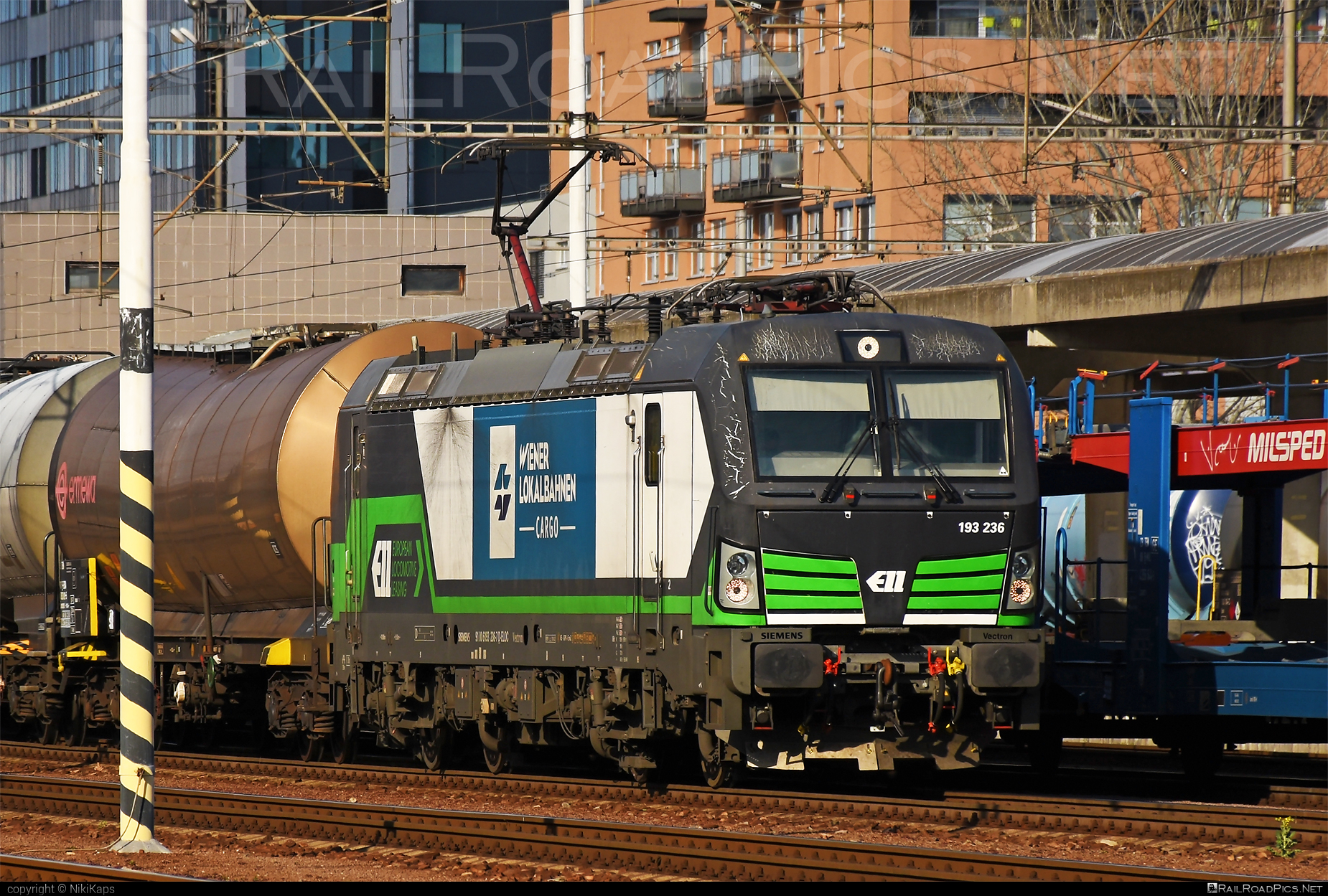 Siemens Vectron AC - 193 236 operated by Wiener Lokalbahnen Cargo GmbH #ell #ellgermany #eloc #ermewa #europeanlocomotiveleasing #kesselwagen #siemens #siemensVectron #siemensVectronAC #tankwagon #vectron #vectronAC #wienerlokalbahnencargo #wienerlokalbahnencargogmbh #wlc
