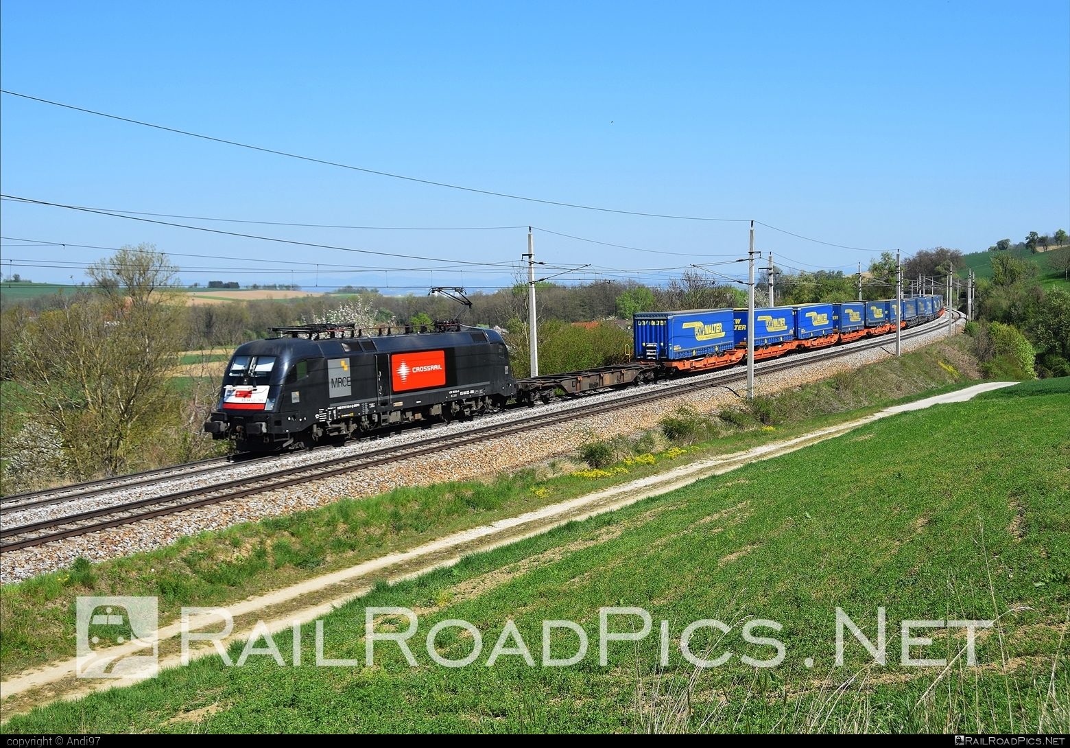 Siemens ES 64 U2 - 182 566 operated by Crossrail AG #crossrail #crossrailAg #dispolok #es64 #es64u2 #eurosprinter #flatwagon #lkwwalter #mitsuirailcapitaleurope #mitsuirailcapitaleuropegmbh #mrce #semitrailer #siemens #siemensEs64 #siemensEs64u2 #siemenstaurus #taurus #tauruslocomotive