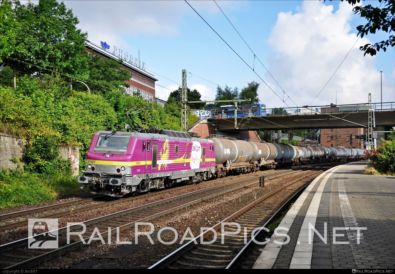 Alstom Prima EL3U/4 (SNCF Class BB 37000) - 37027 operated by HSL Logistik GmbH #akiem #akiemsas #alstom #alstomPrima #hsl #hsllogistic #hsllogisticgmbh #kesselwagen #primaEl3u4 #sncfClassBb37000 #tankwagon #vtg