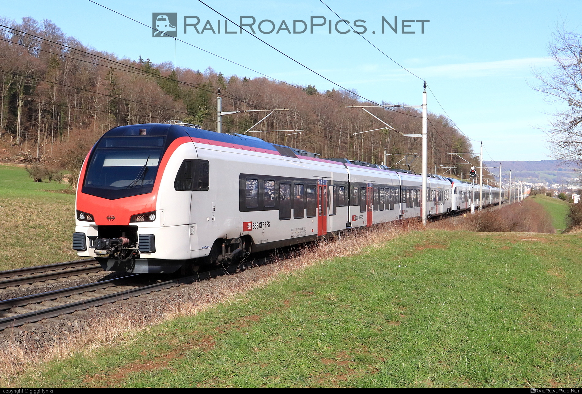 Stadler FLIRT - 523 511 operated by Schweizerische Bundesbahnen SBB #CFF #CheminsDeFerFederauxSuisses #FFS #FerrovieFederaliSvizzere #SBB #SchweizerischeBundesbahnen #stadler #stadlerFlirt #stadlerrail #stadlerrailag