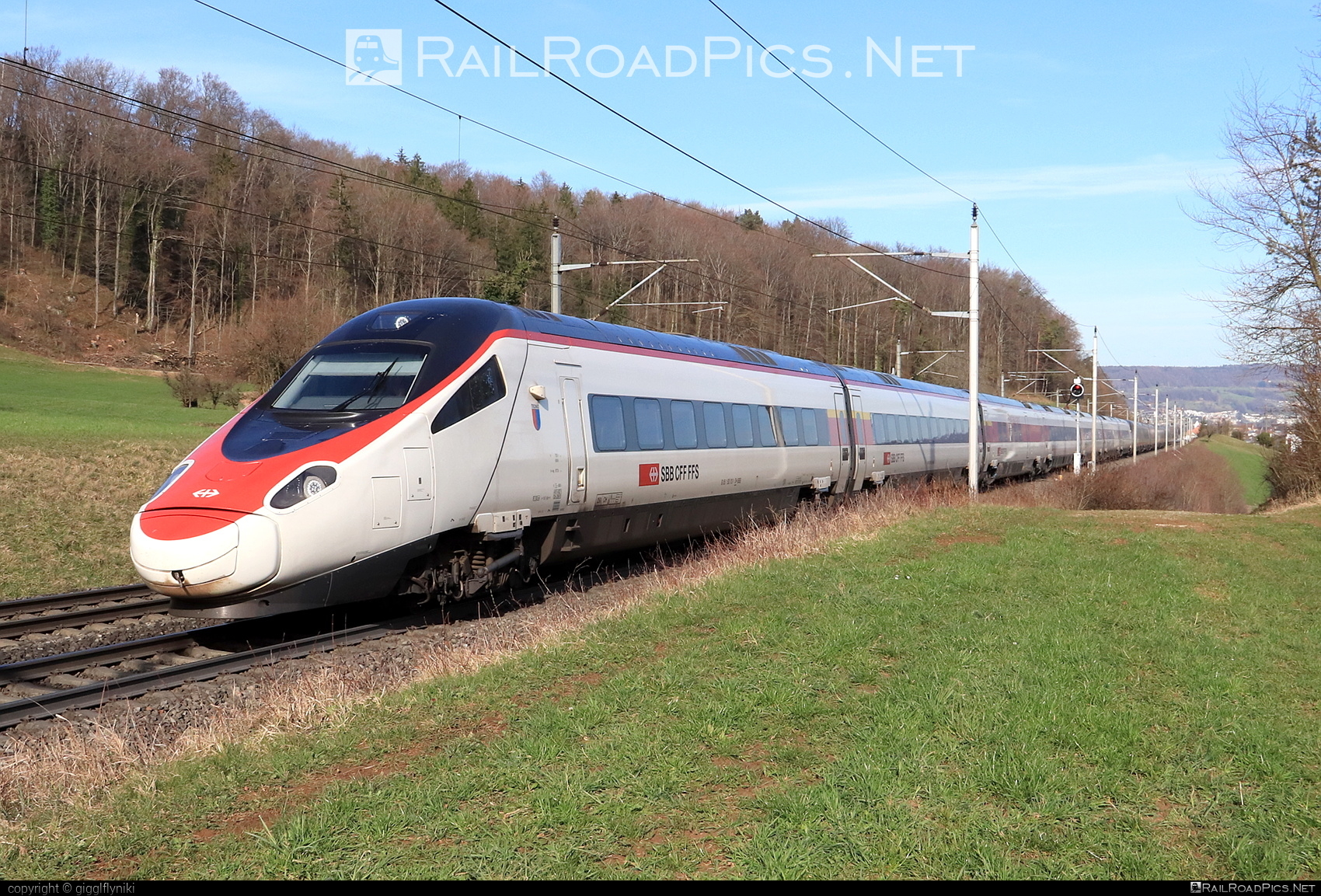 Alstom Class ETR.610 / RABe 503 - 503 012-0 operated by Schweizerische Bundesbahnen SBB #CFF #CheminsDeFerFederauxSuisses #FFS #FerrovieFederaliSvizzere #SBB #SchweizerischeBundesbahnen #alstom #alstometr610 #alstomrabe503 #etr610 #newpendolino #pendolino #rabe503