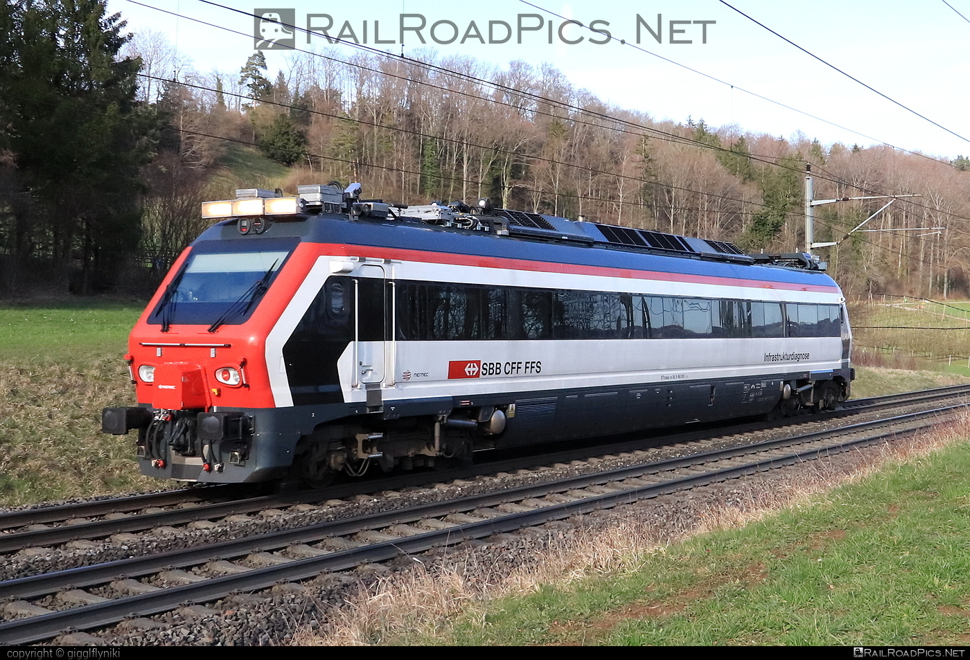 MERMEC ROGER 1000 - 160 001 operated by Schweizerische Bundesbahnen SBB #CFF #CheminsDeFerFederauxSuisses #FFS #FerrovieFederaliSvizzere #SBB #SchweizerischeBundesbahnen #mermec #mermecRoger #mermecRoger1000 #mermecSpA #roger1000