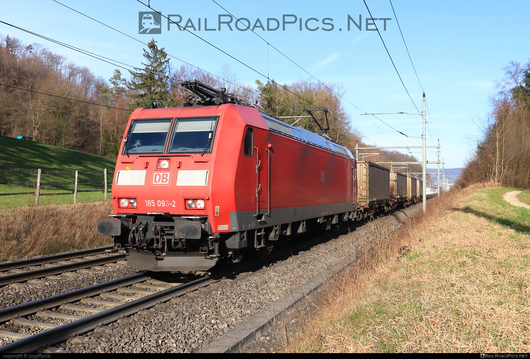 Bombardier TRAXX F140 AC1 - 185 093-2 operated by DB Cargo AG #bombardier #bombardiertraxx #db #dbcargo #dbcargoag #deutschebahn #traxx #traxxf140 #traxxf140ac #traxxf140ac1