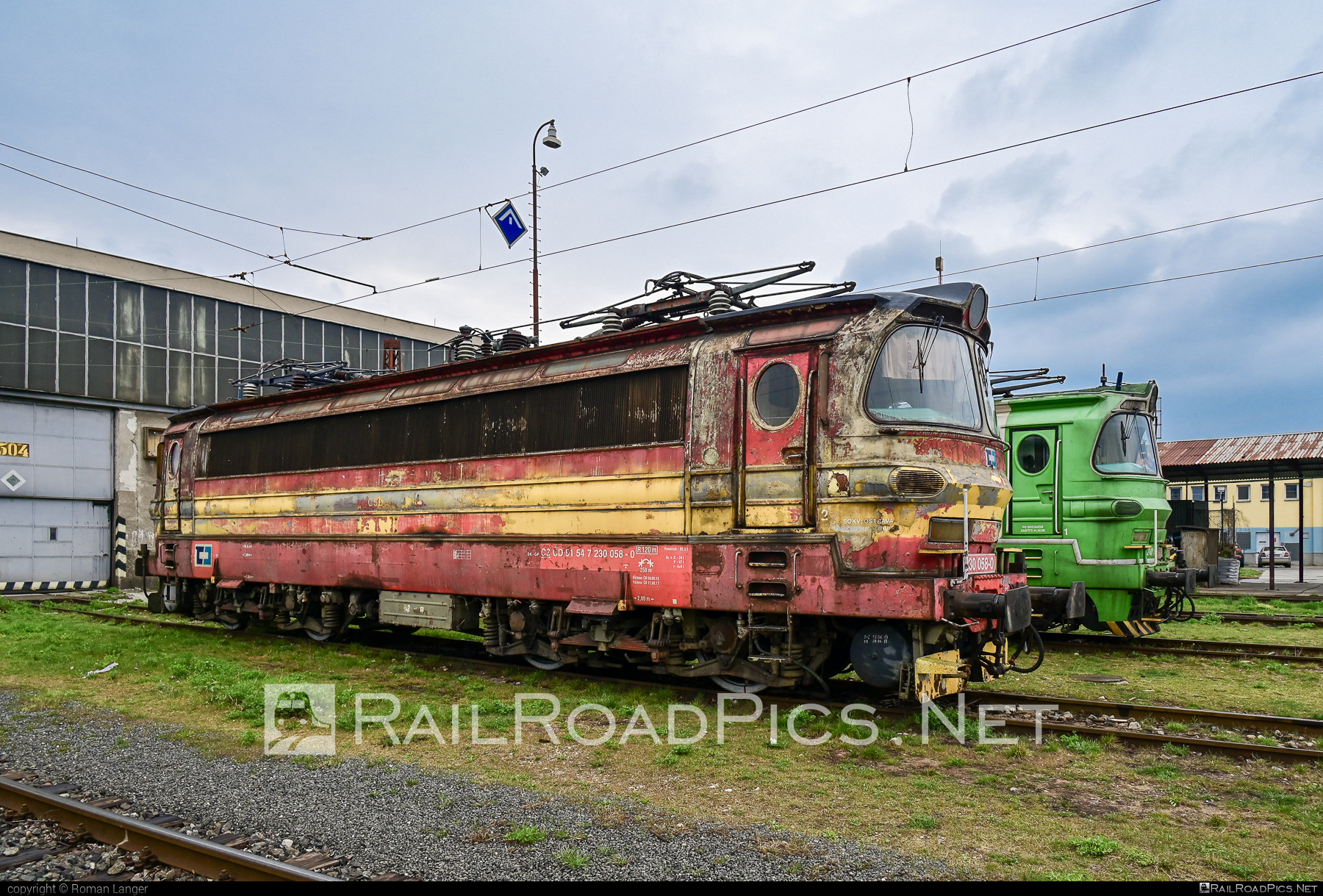 Škoda 47E - 230 058-0 operated by ČD Cargo, a.s. #cdcargo #laminatka #locomotive240 #skoda #skoda47e