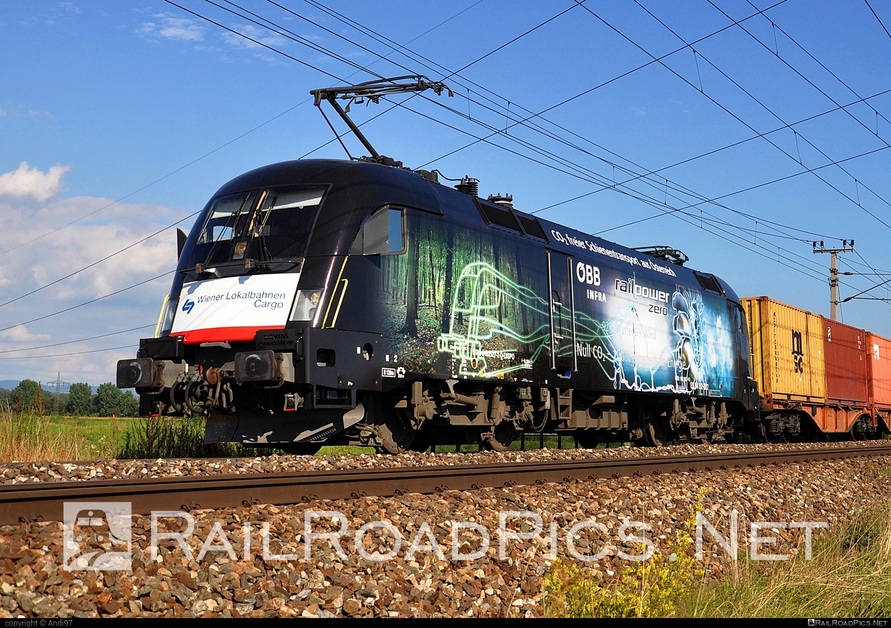 Siemens ES 64 U2 - 182 527 operated by Wiener Lokalbahnen Cargo GmbH #dispolok #es64 #es64u2 #eurosprinter #mitsuirailcapitaleurope #mitsuirailcapitaleuropegmbh #mrce #siemens #siemensEs64 #siemensEs64u2 #siemenstaurus #taurus #tauruslocomotive #wienerlokalbahnencargo #wienerlokalbahnencargogmbh #wlc