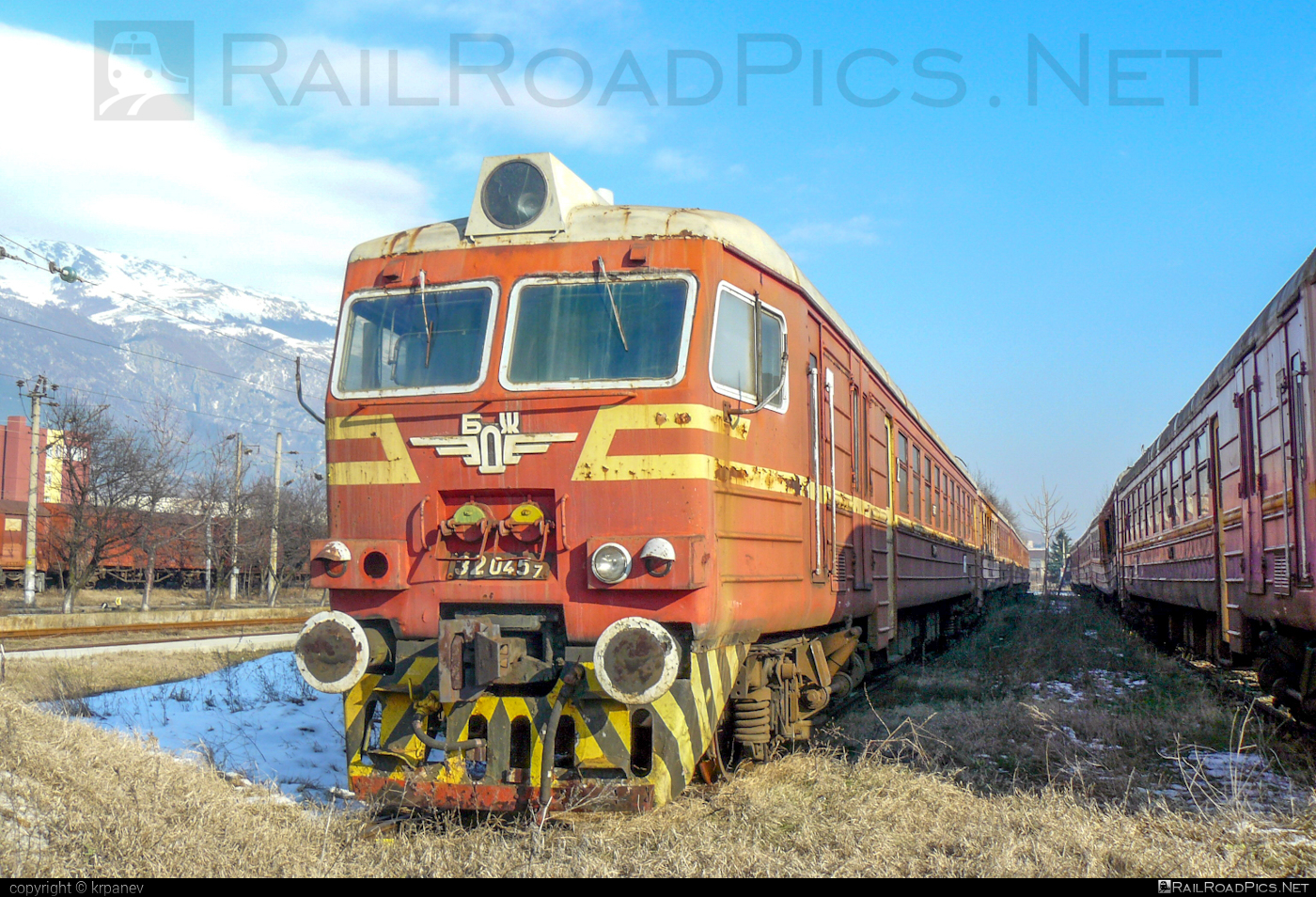 RVR ER25 - 32 045.7 operated by Chemin de fer de l'Etat bulgare - Bulgarski Durzhavni Zheleznitsi #RigasVagonbuvesRupnica #bdz #bdzClass32 #rvr #rvrEr25