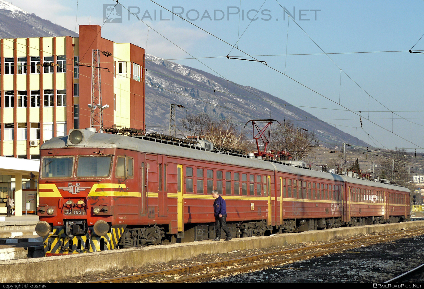 RVR ER25 - 32 153.9 operated by Chemin de fer de l'Etat bulgare - Bulgarski Durzhavni Zheleznitsi #RigasVagonbuvesRupnica #bdz #bdzClass32 #rvr #rvrEr25