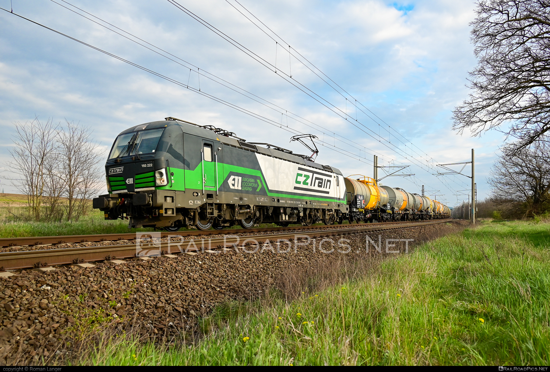 Siemens Vectron MS - 193 222 operated by I. G. Rail, s. r. o. #cztrain #ell #ellgermany #eloc #europeanlocomotiveleasing #igrail #kesselwagen #siemens #siemensVectron #siemensVectronMS #slovnaft #tankwagon #vectron #vectronMS