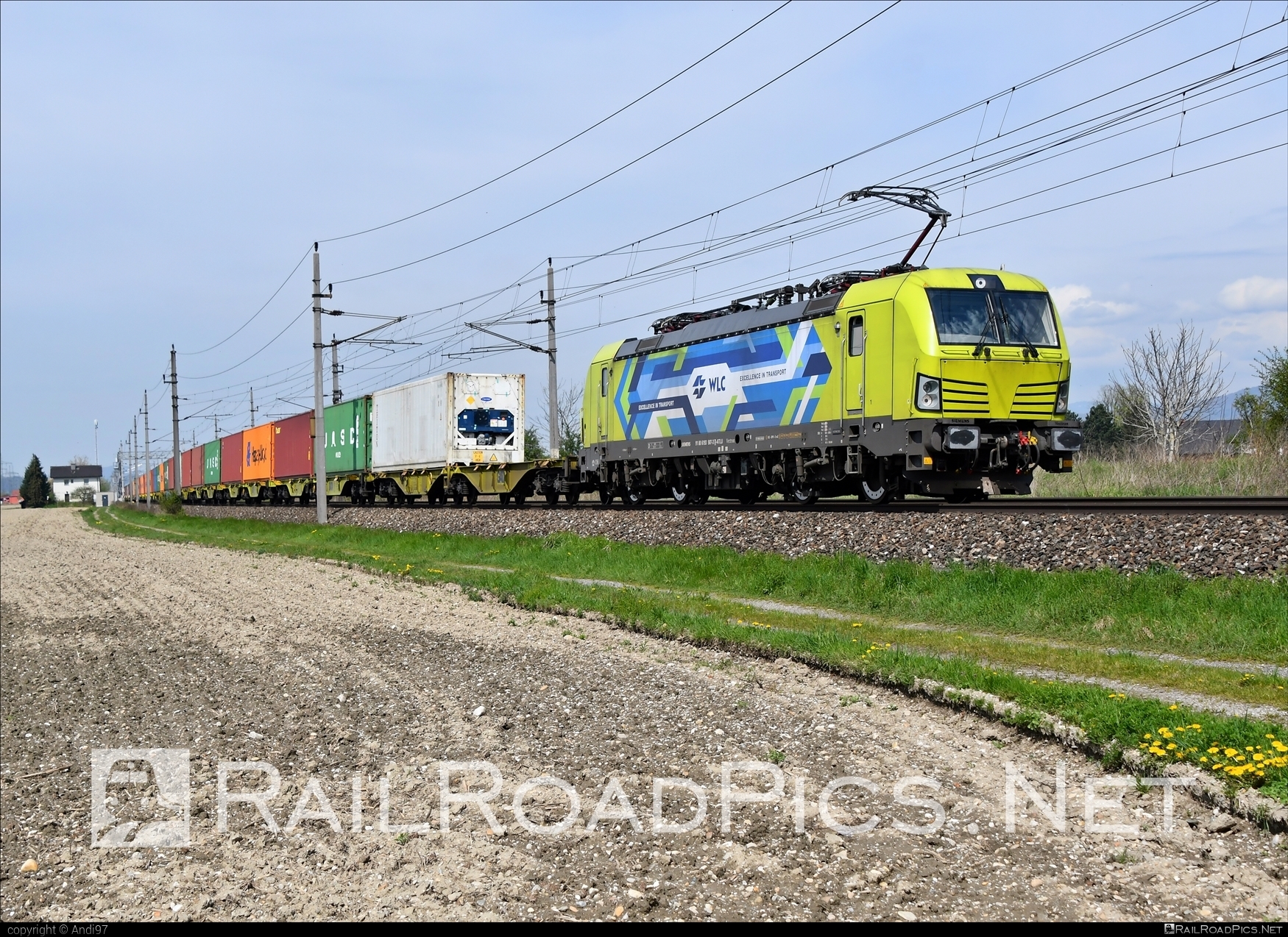 Siemens Vectron MS - 193 587 operated by Wiener Lokalbahnen Cargo GmbH #alphatrainsluxembourg #container #flatwagon #siemens #siemensVectron #siemensVectronMS #vectron #vectronMS #wienerlokalbahnencargo #wienerlokalbahnencargogmbh #wlc