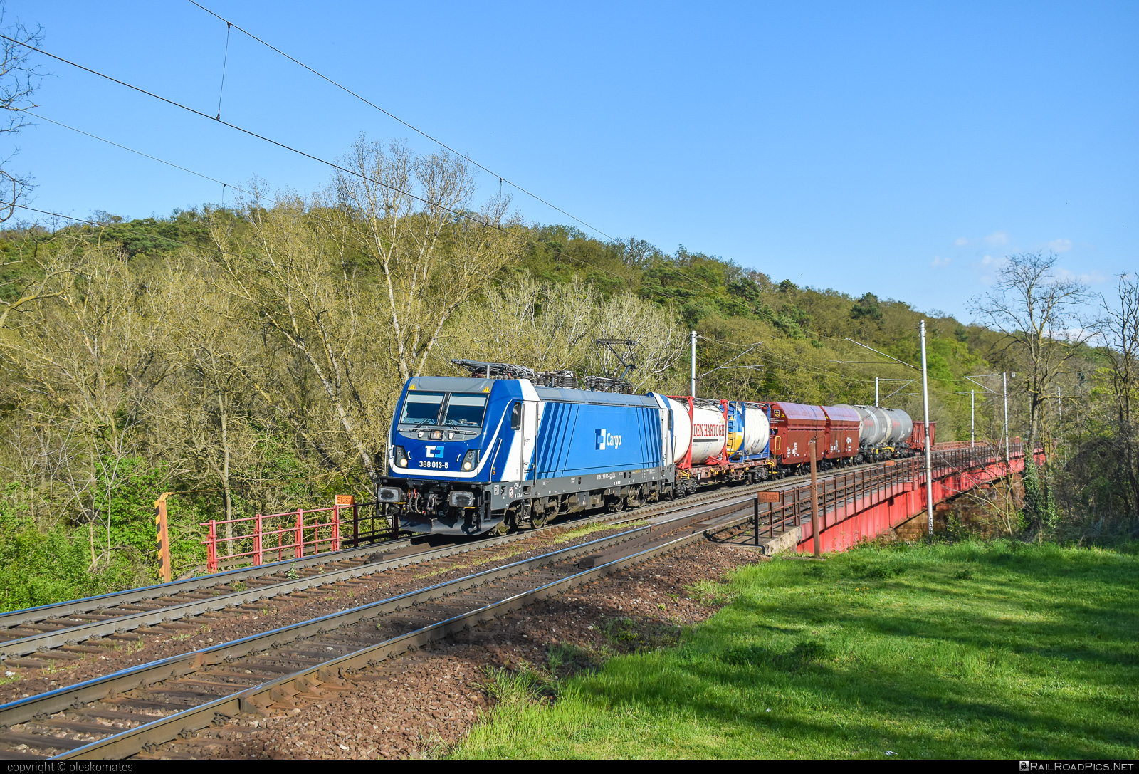 Alstom TRAXX MS3 - 388 013-5 operated by ČD Cargo, a.s. #alstom #alstomTraxx #cdcargo #mixofcargo #traxx #traxxms3