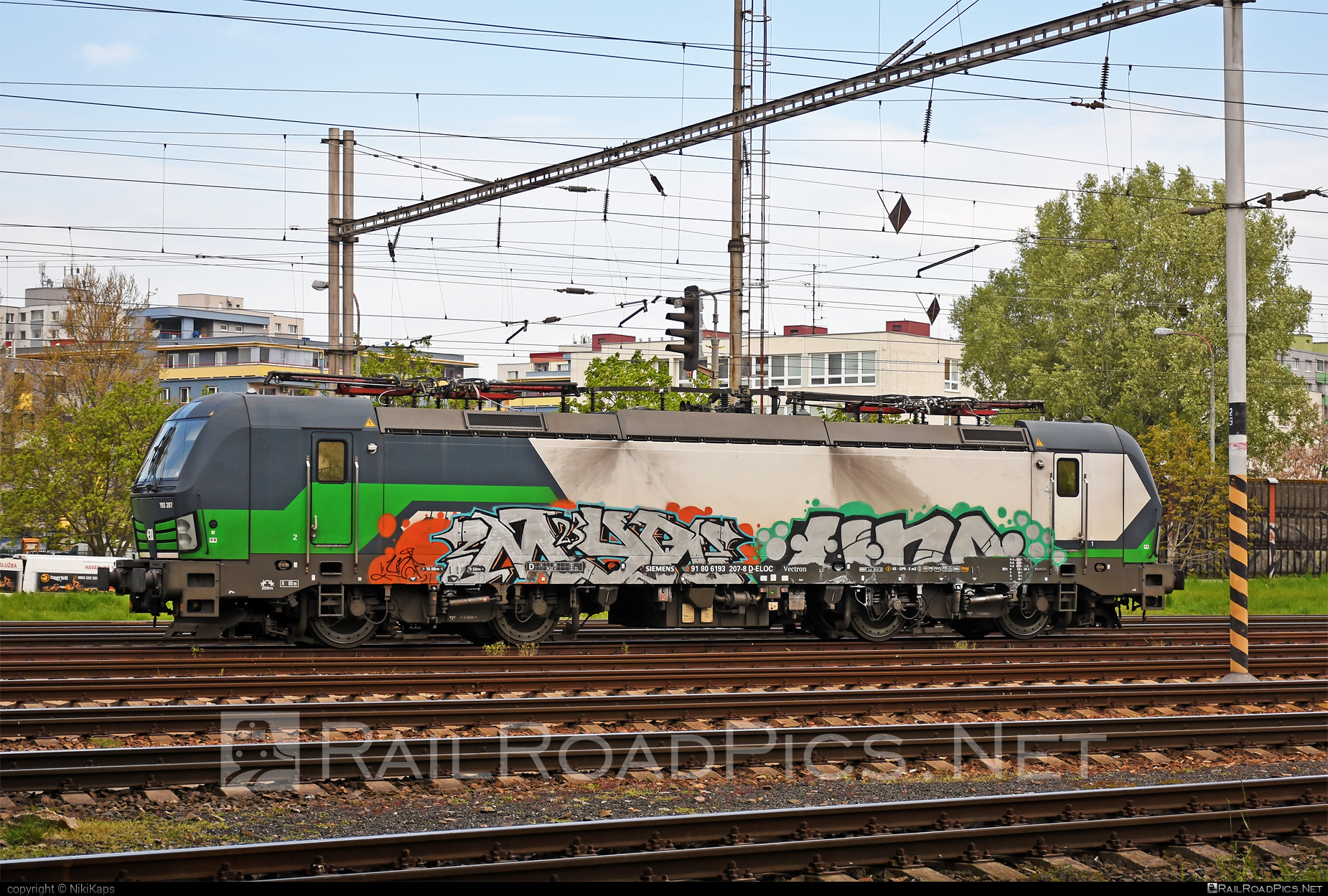 Siemens Vectron MS - 193 207 operated by FRACHTbahn Traktion GmbH #ell #ellgermany #eloc #europeanlocomotiveleasing #frachtbahn #frachtbahntraktion #frachtbahntraktiongmbh #graffiti #siemens #siemensVectron #siemensVectronMS #vectron #vectronMS