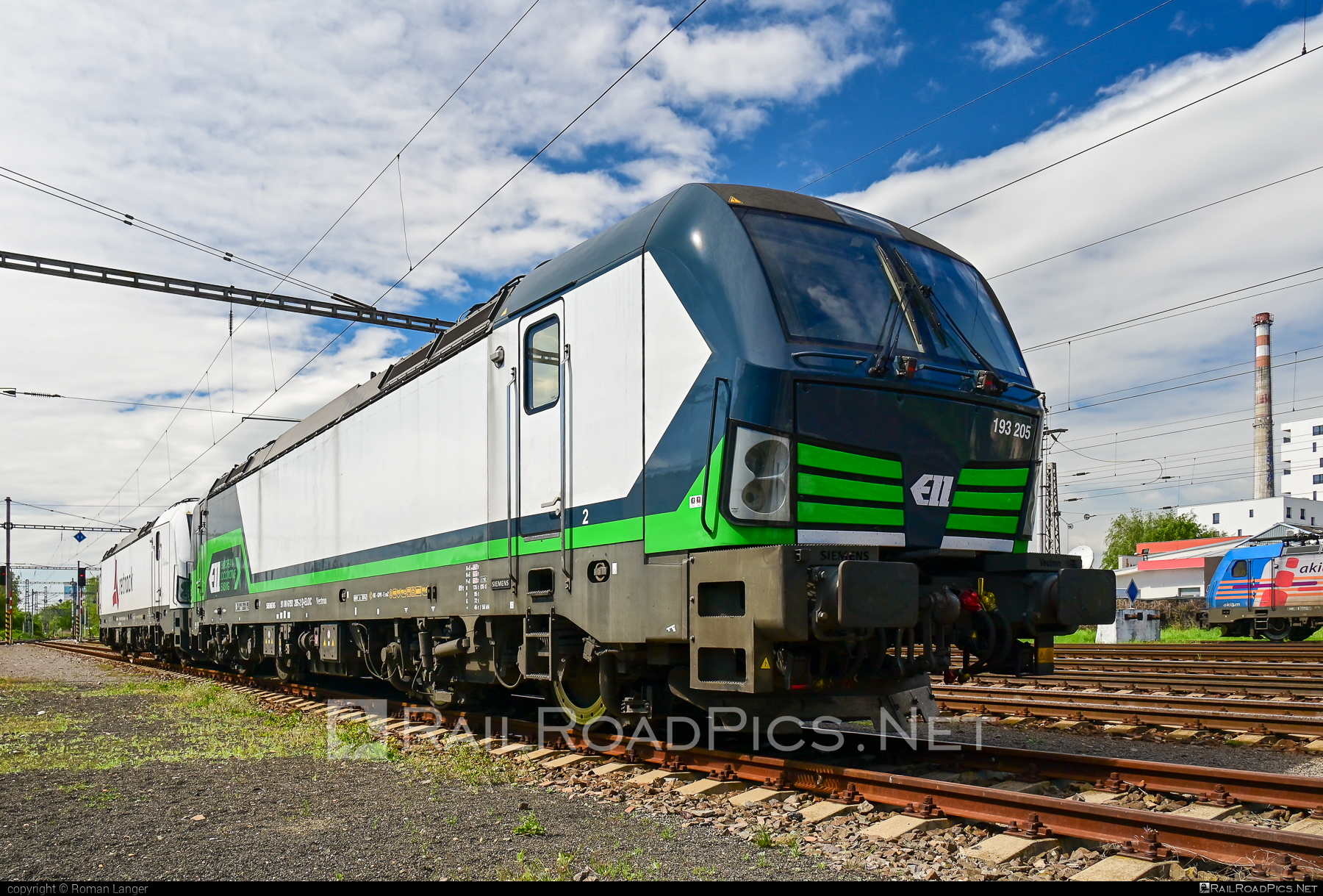 Siemens Vectron MS - 193 205 operated by Retrack GmbH & Co. KG #ell #ellgermany #eloc #europeanlocomotiveleasing #retrack #retrackgmbh #siemens #siemensVectron #siemensVectronMS #vectron #vectronMS