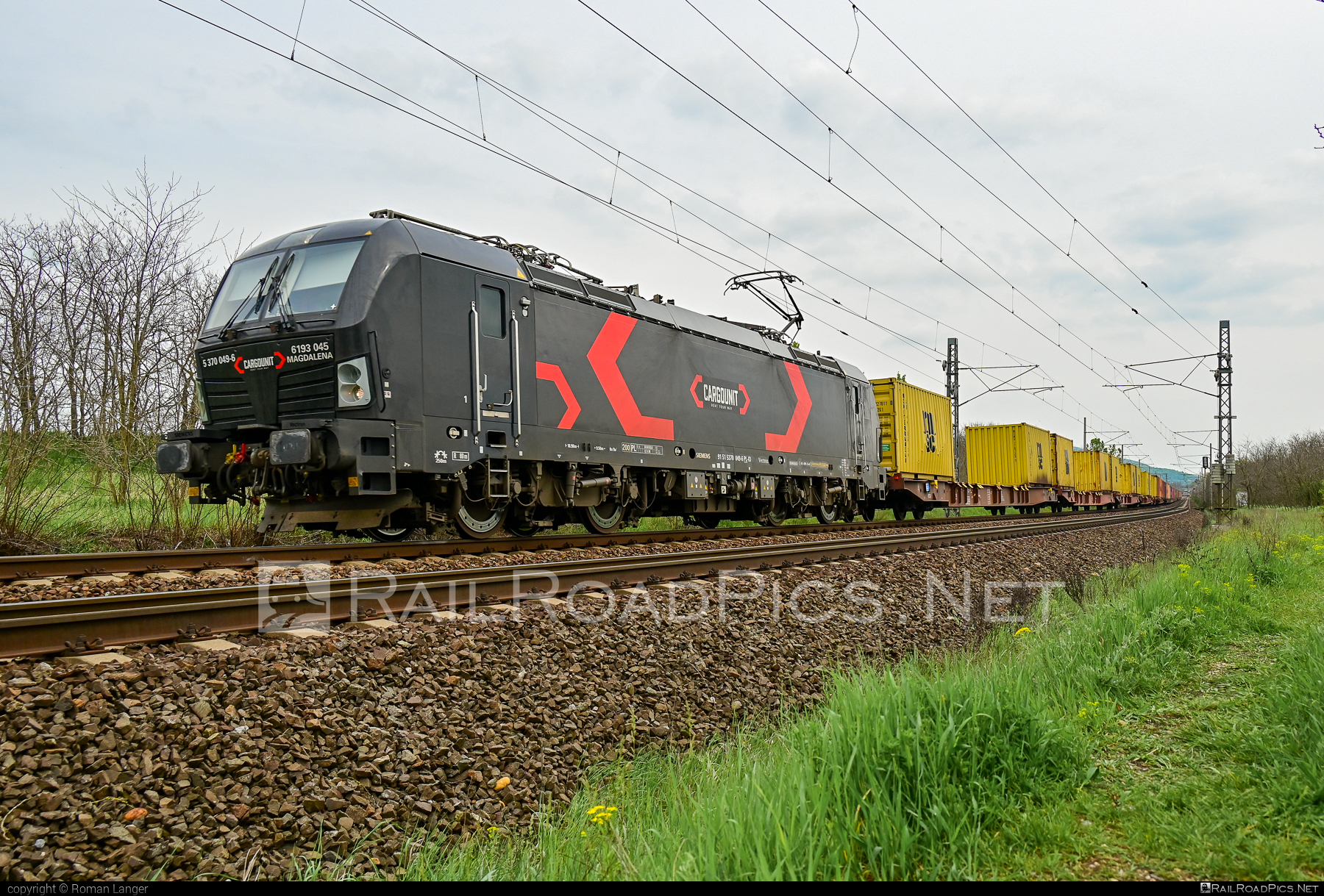 Siemens Vectron MS - 5 370 049-6 operated by METRANS (Danubia) a.s. #IndustrialDivision #cargounit #container #flatwagon #hhla #metrans #metransdanubia #msc #siemens #siemensVectron #siemensVectronMS #vectron #vectronMS