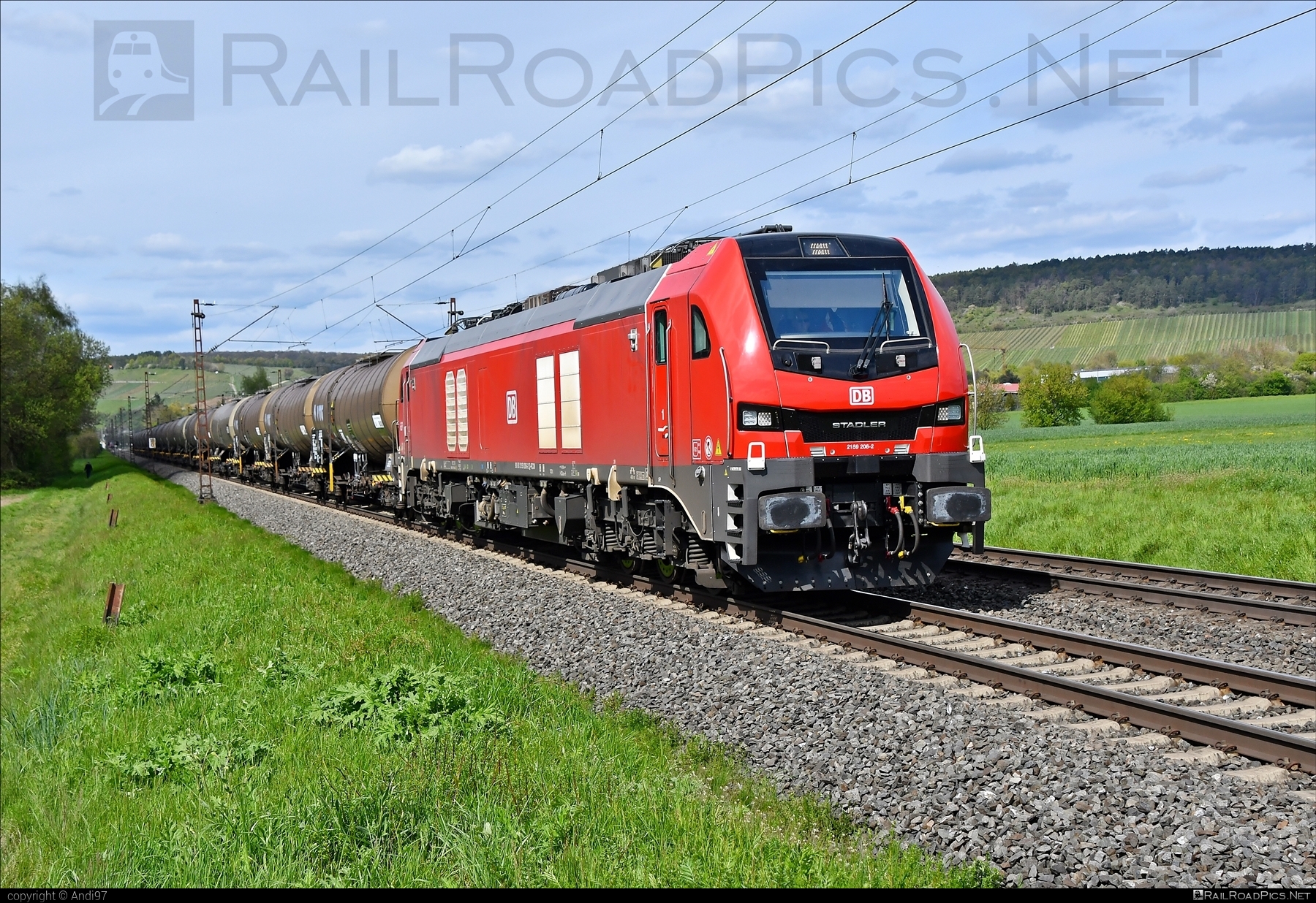 Stadler EURODUAL - 159 206 operated by DB Cargo AG #db #dbcargo #dbcargoag #eurodual #kesselwagen #rcm #rcmRailCareAnd­Management #rcmRailCareAnd­ManagementGmbH #stadler #stadlereurodual #stadlerrail #stadlerrailag #tankwagon