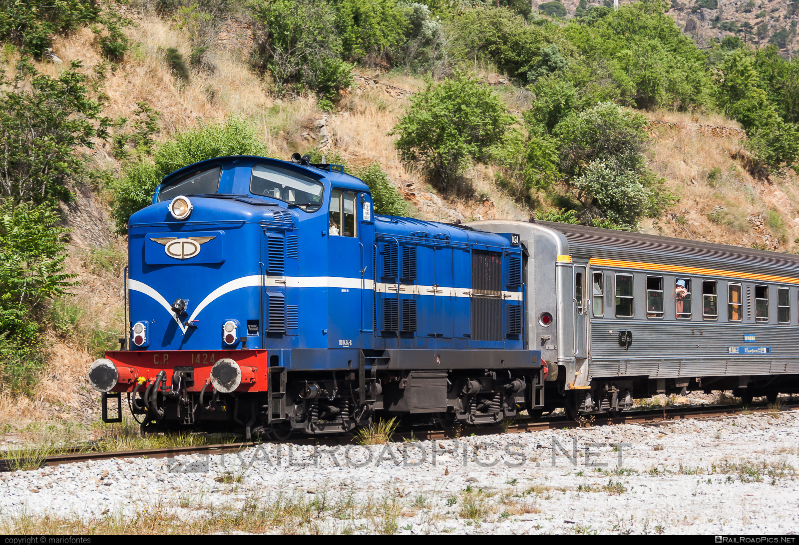 CP Class 1400 - 1424 operated by CP - Comboios de Portugal, E.P.E. #comboiosDePortugal #comboiosDePortugalEPE #cpClass1400