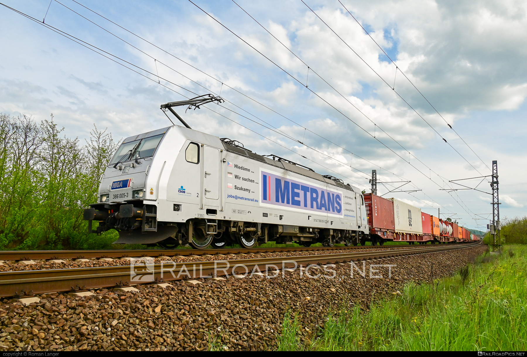 Bombardier TRAXX F140 MS - 386 005-3 operated by METRANS Rail s.r.o. #bombardier #bombardiertraxx #container #flatwagon #hhla #metrans #metransrail #traxx #traxxf140 #traxxf140ms