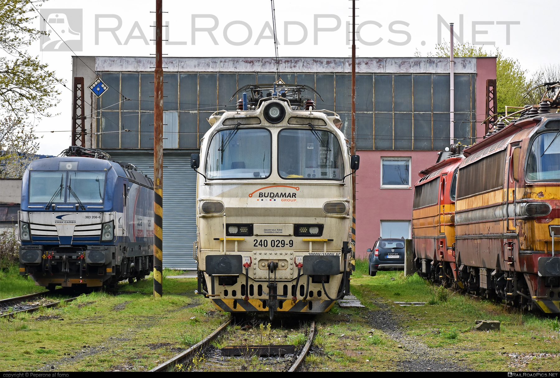 Škoda 47E - 240 029-9 operated by LOKORAIL, a.s. #BulkTransshipmentSlovakia #bts #budamar #laminatka #locomotive240 #lokorail #lrl #skoda #skoda47e