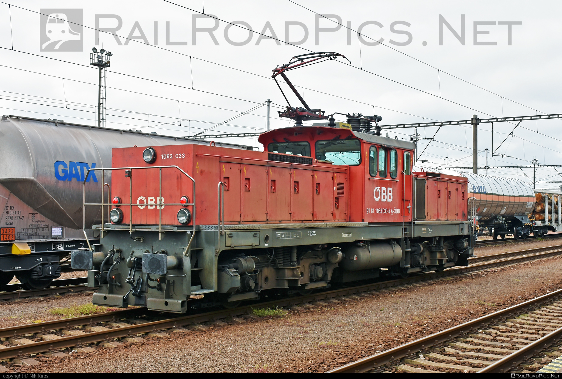 SGP 1063 - 1063 033 operated by Rail Cargo Austria AG #obb #obb1063 #obbClass1063 #osterreichischebundesbahnen #rcw #sgp #sgp1063 #simmeringgrazpauker