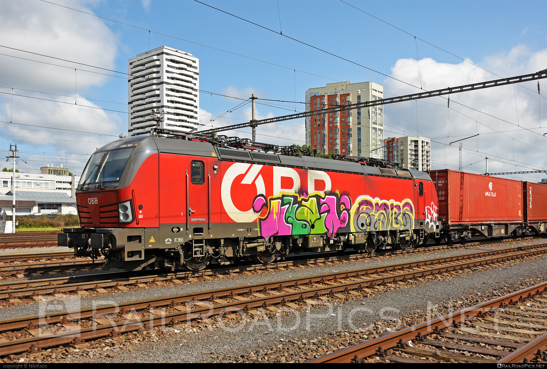 Siemens Vectron MS - 1293 181 operated by Rail Cargo Austria AG #container #flatwagon #graffiti #obb #osterreichischebundesbahnen #rcw #siemens #siemensVectron #siemensVectronMS #vectron #vectronMS