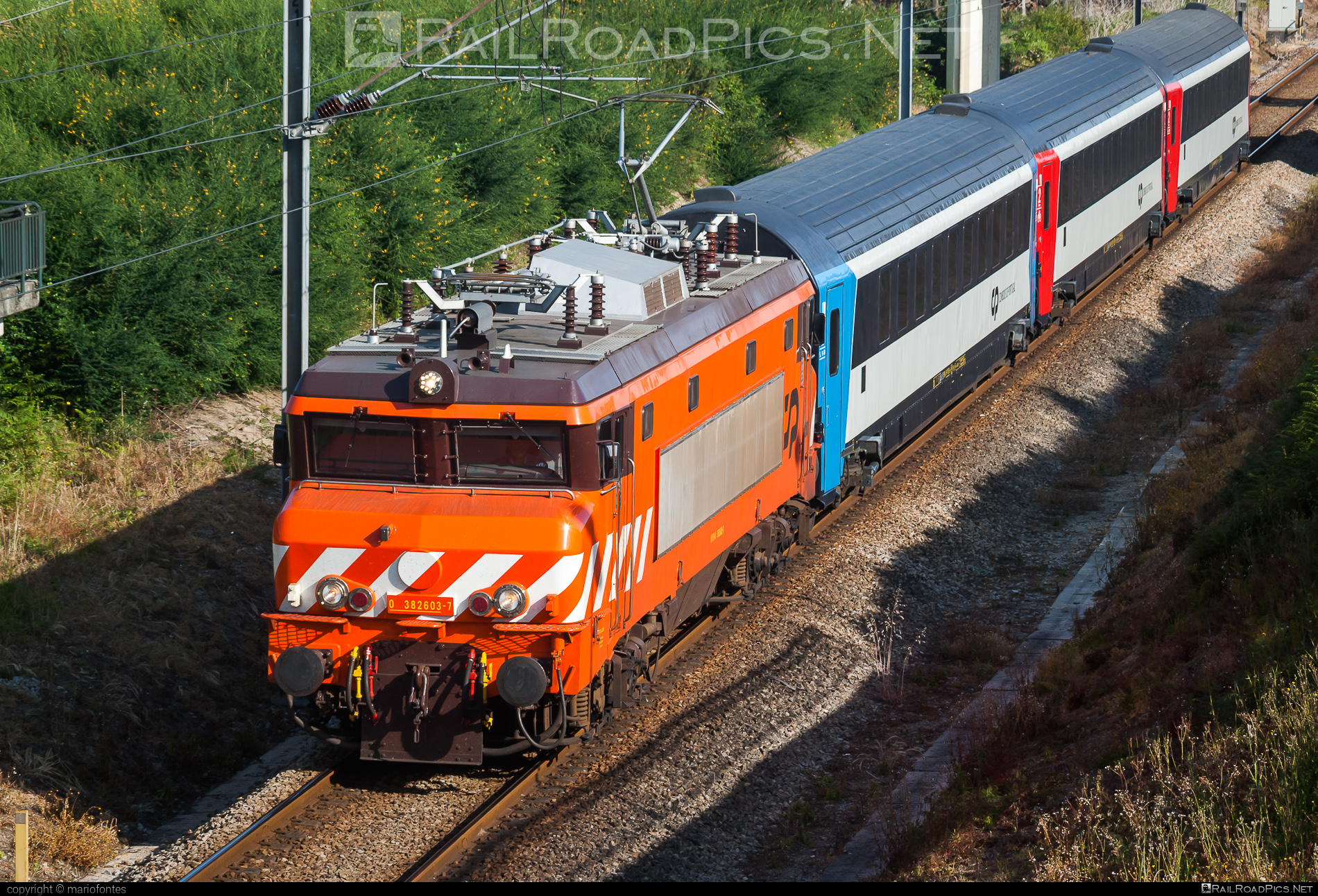 CP Class 2600 - 2603 operated by CP - Comboios de Portugal, E.P.E. #comboiosDePortugal #comboiosDePortugalEPE #cpClass2600 #nezCassee #sncfBB15000