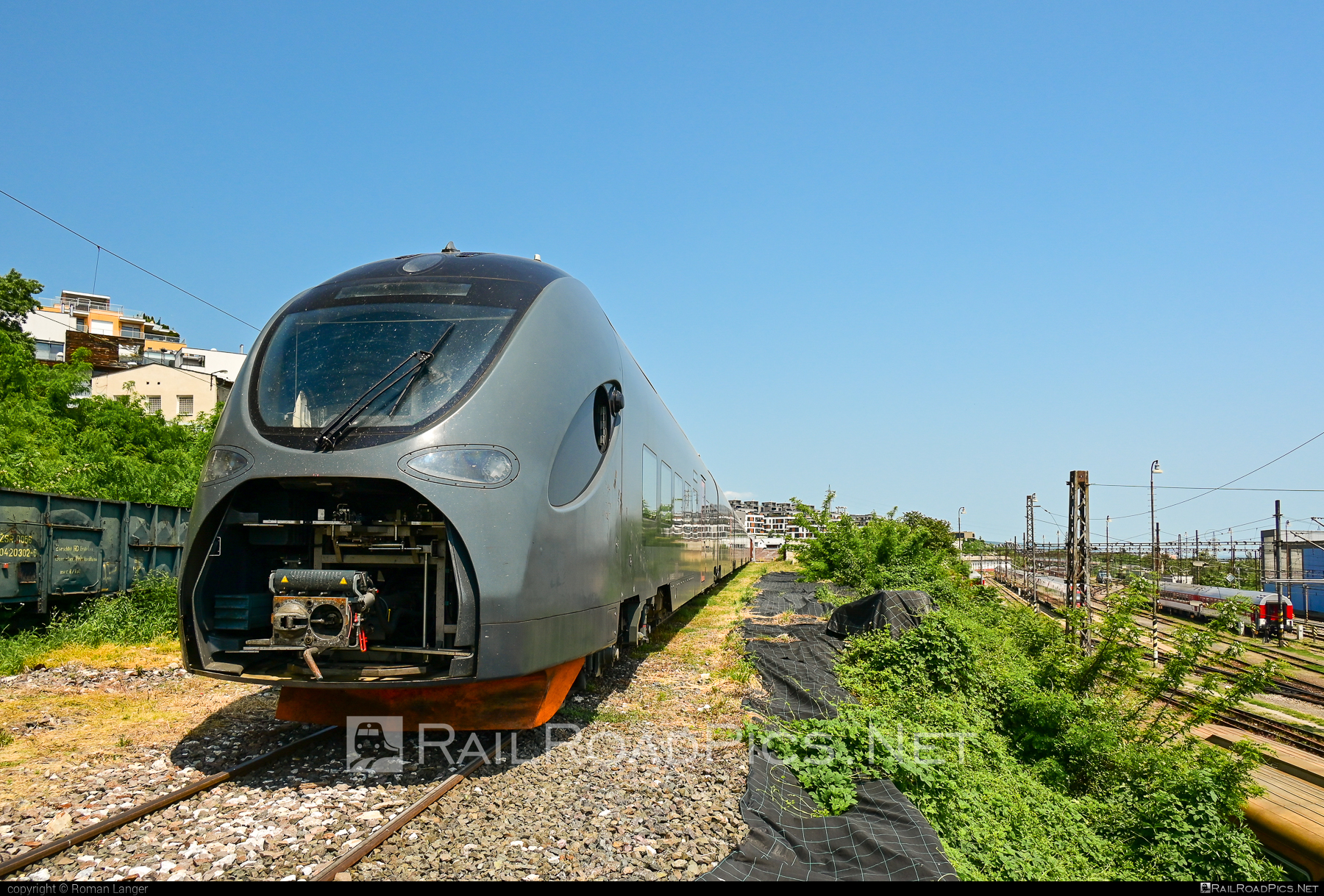 CRRC ZELC Sirius - 665 002-2 operated by Unknown #crrc #crrcSirius #crrcZelc #crrcZelcVerkehrstechnikGmbh #crrcZhuzhou #leoexpress #sirius