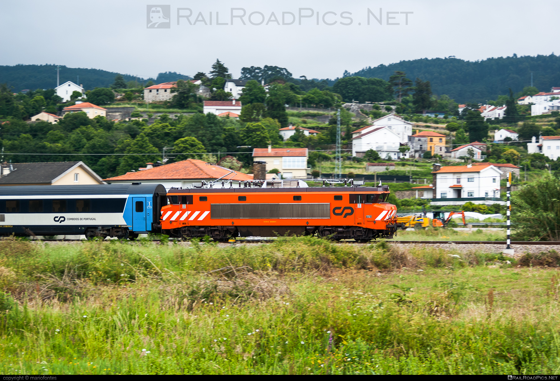CP Class 2600 - 2609 operated by CP - Comboios de Portugal, E.P.E. #comboiosDePortugal #comboiosDePortugalEPE #cpClass2600 #nezCassee #sncfBB15000