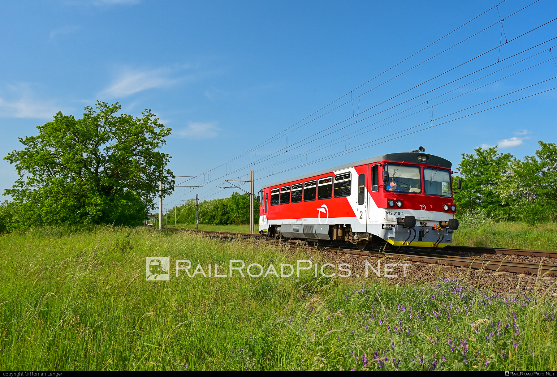 ŽOS Zvolen Class 812 - 812 018-4 operated by Železničná Spoločnost' Slovensko, a.s. #ZeleznicnaSpolocnostSlovensko #zoszvolen #zoszvolen812 #zssk